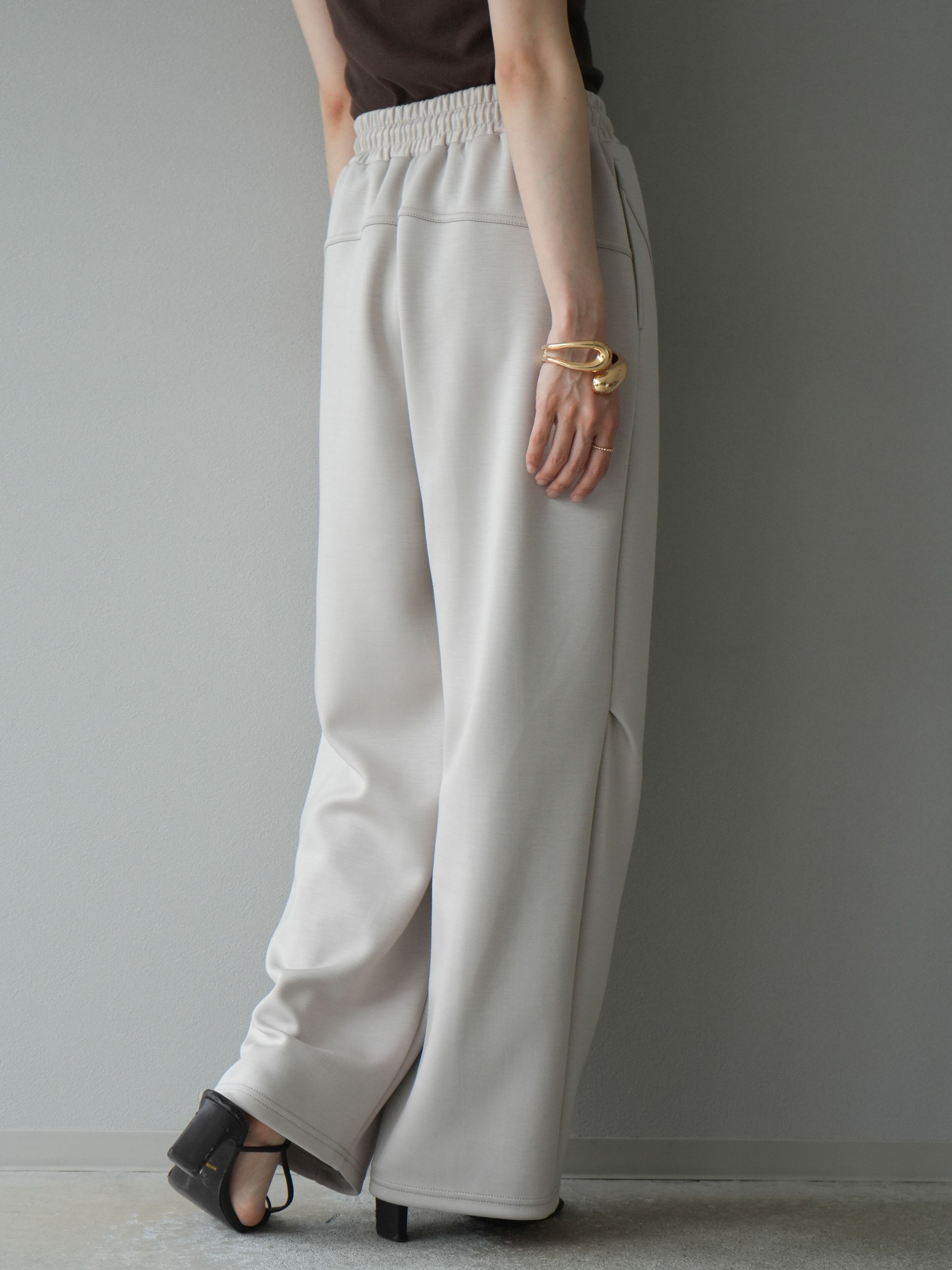 予約]ライトポンチカーブパンツ/エクリュ – Lumier