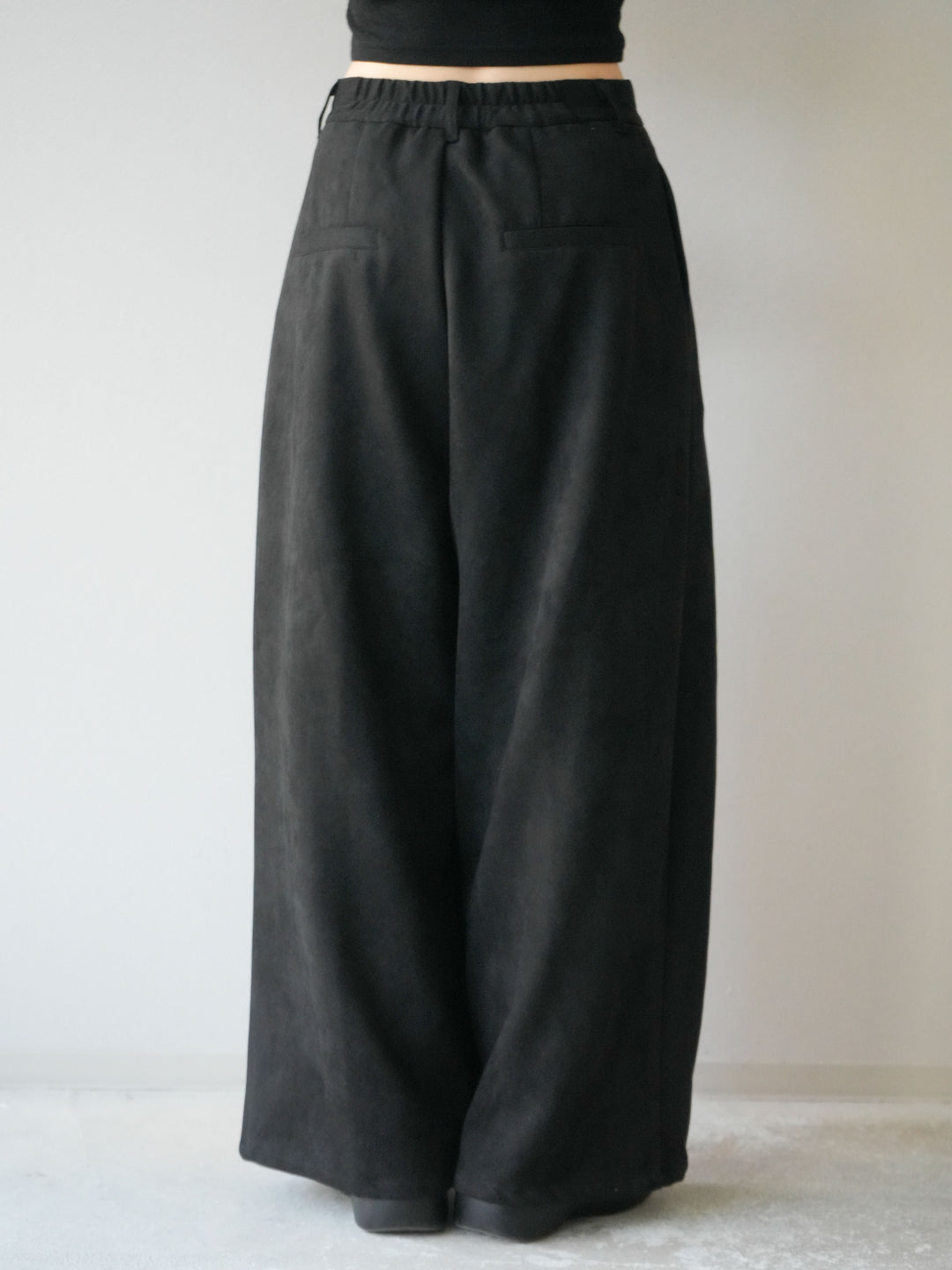 [予約]スウェードタックワイドパンツ/ブラック