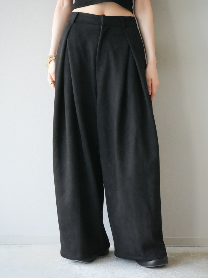 [予約]スウェードタックワイドパンツ/ブラック