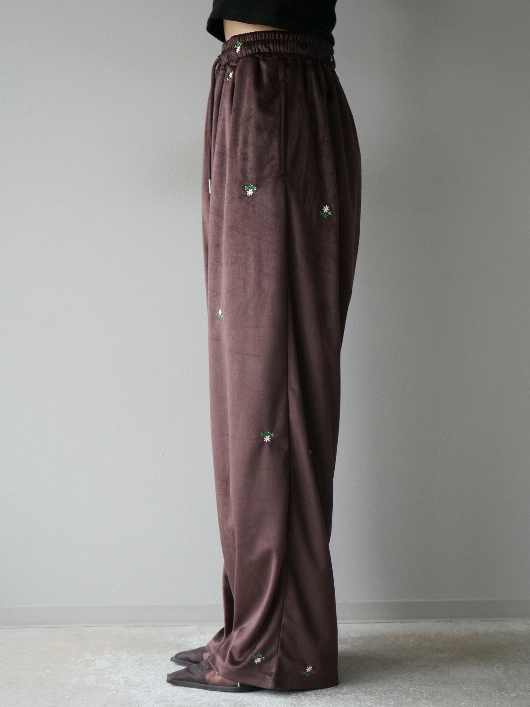 [予約]フラワー刺繍イージーパンツ/ブラウン