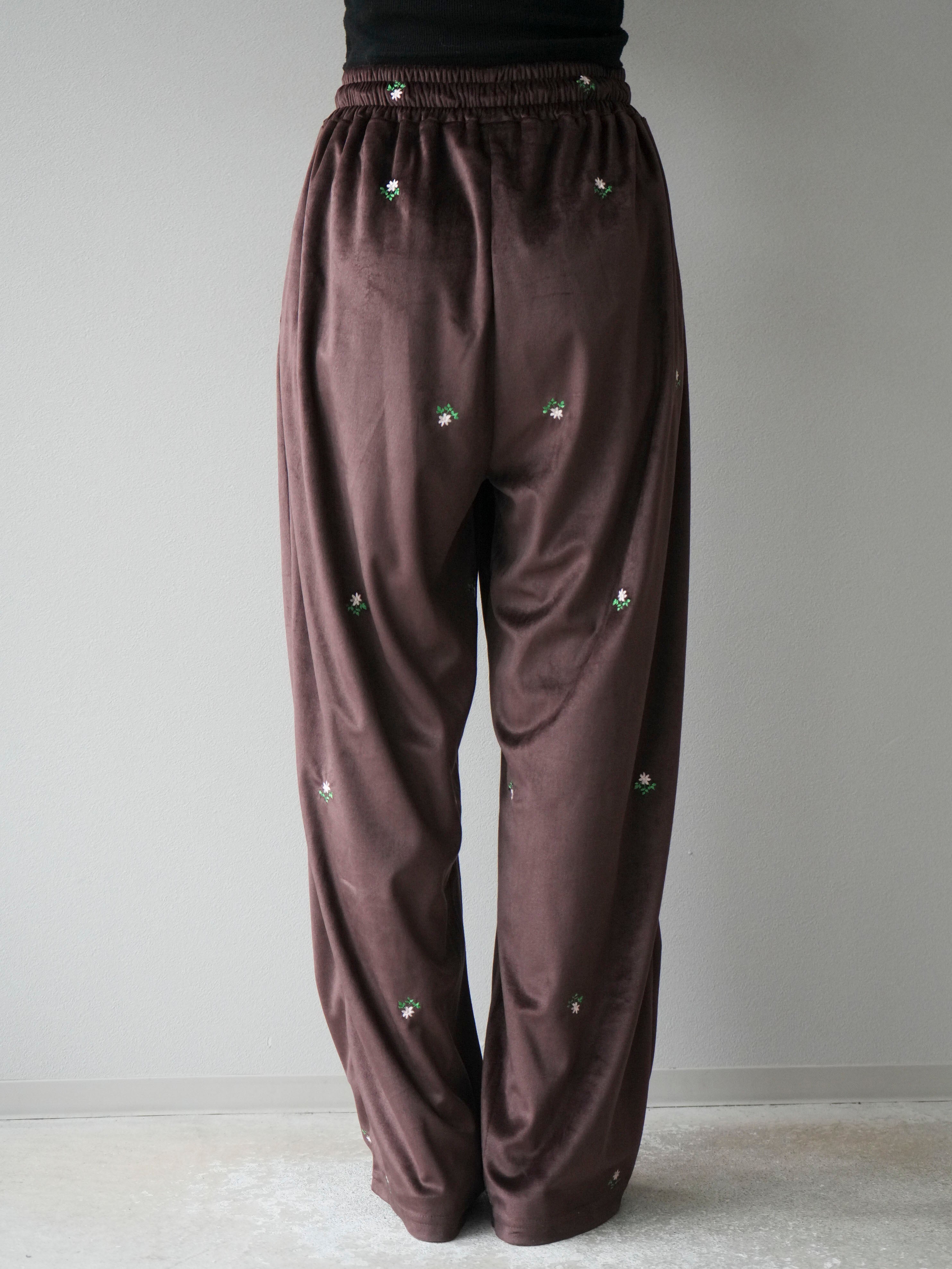 予約]フラワー刺繍イージーパンツ/ブラウン – Lumier