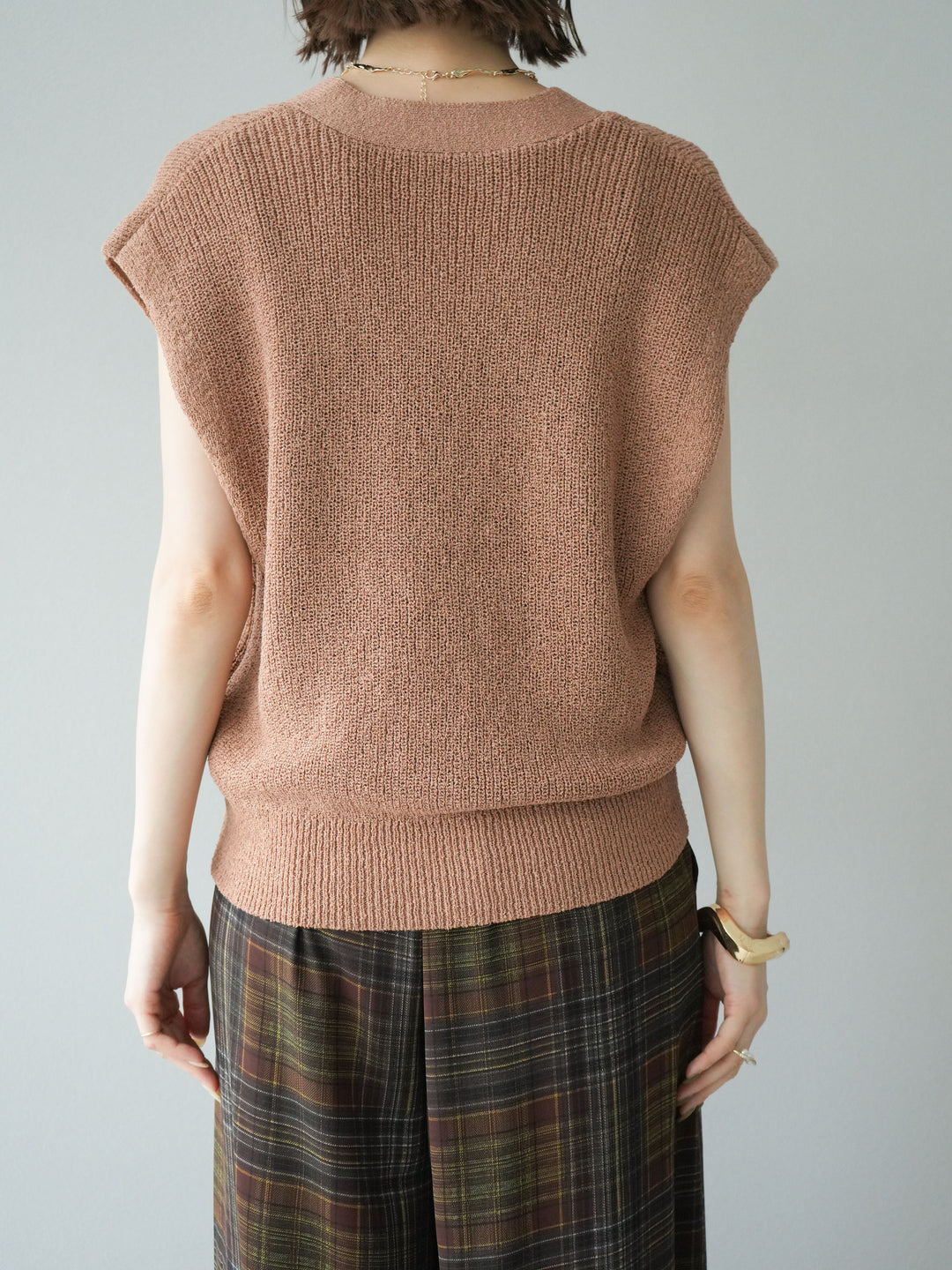 [予約]ゴールドボタンVネックニットカーディガン/ベージュ