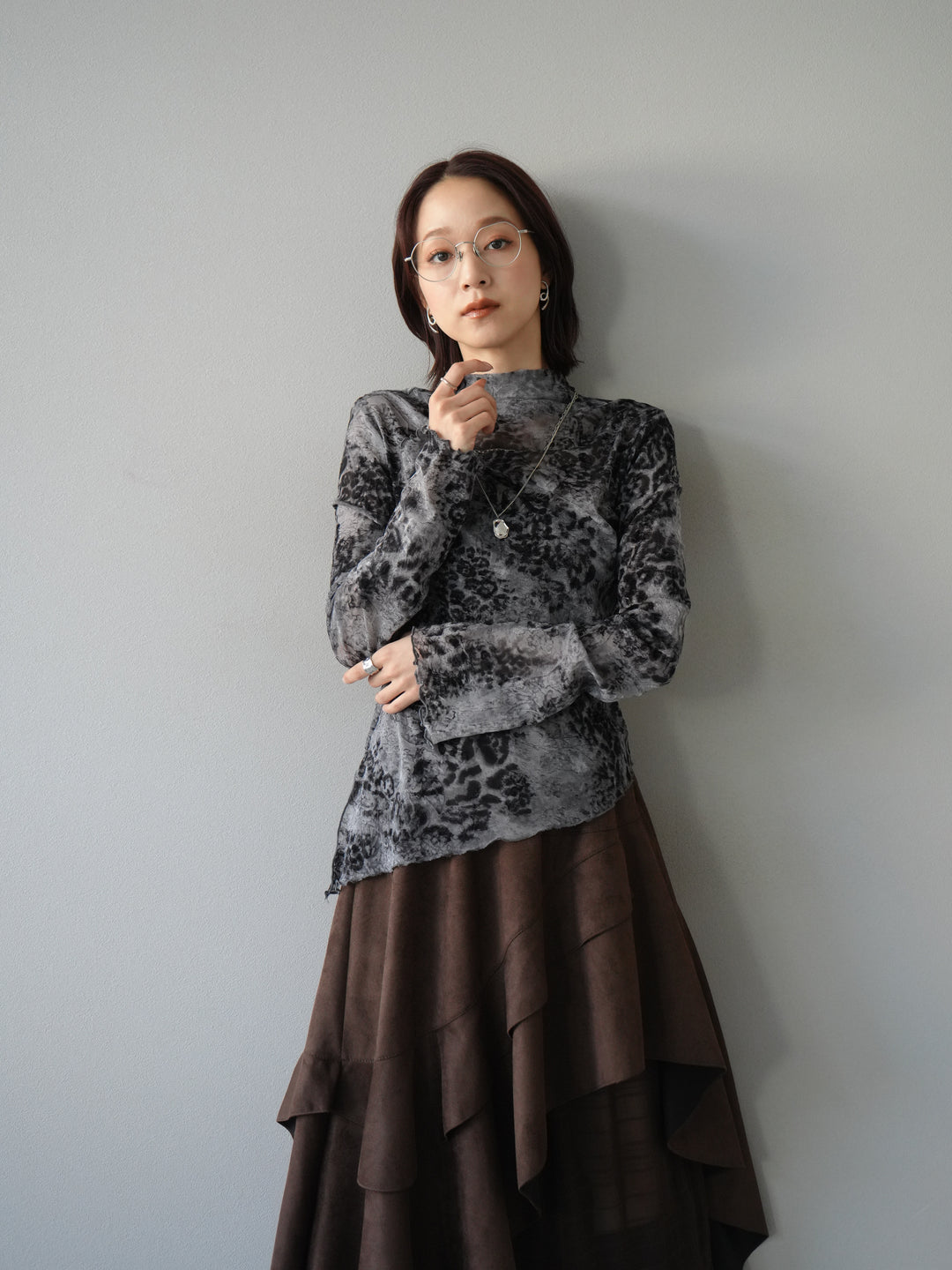 [予約]アシンメトリーアニマル柄シアートップス/グレー