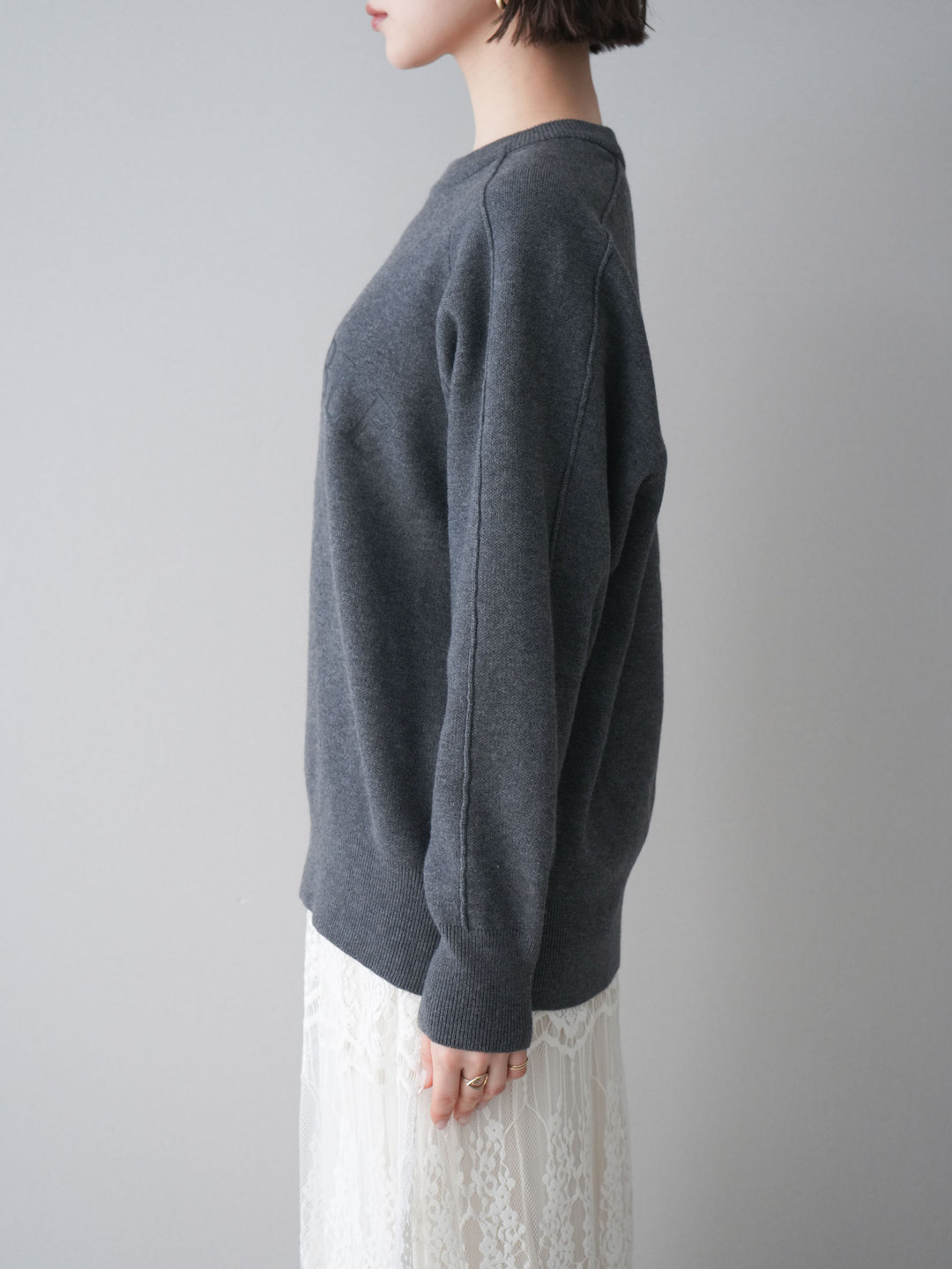 [予約]半ラバープリントロゴスウェットライクニットプルオーバー/mokucharcoal