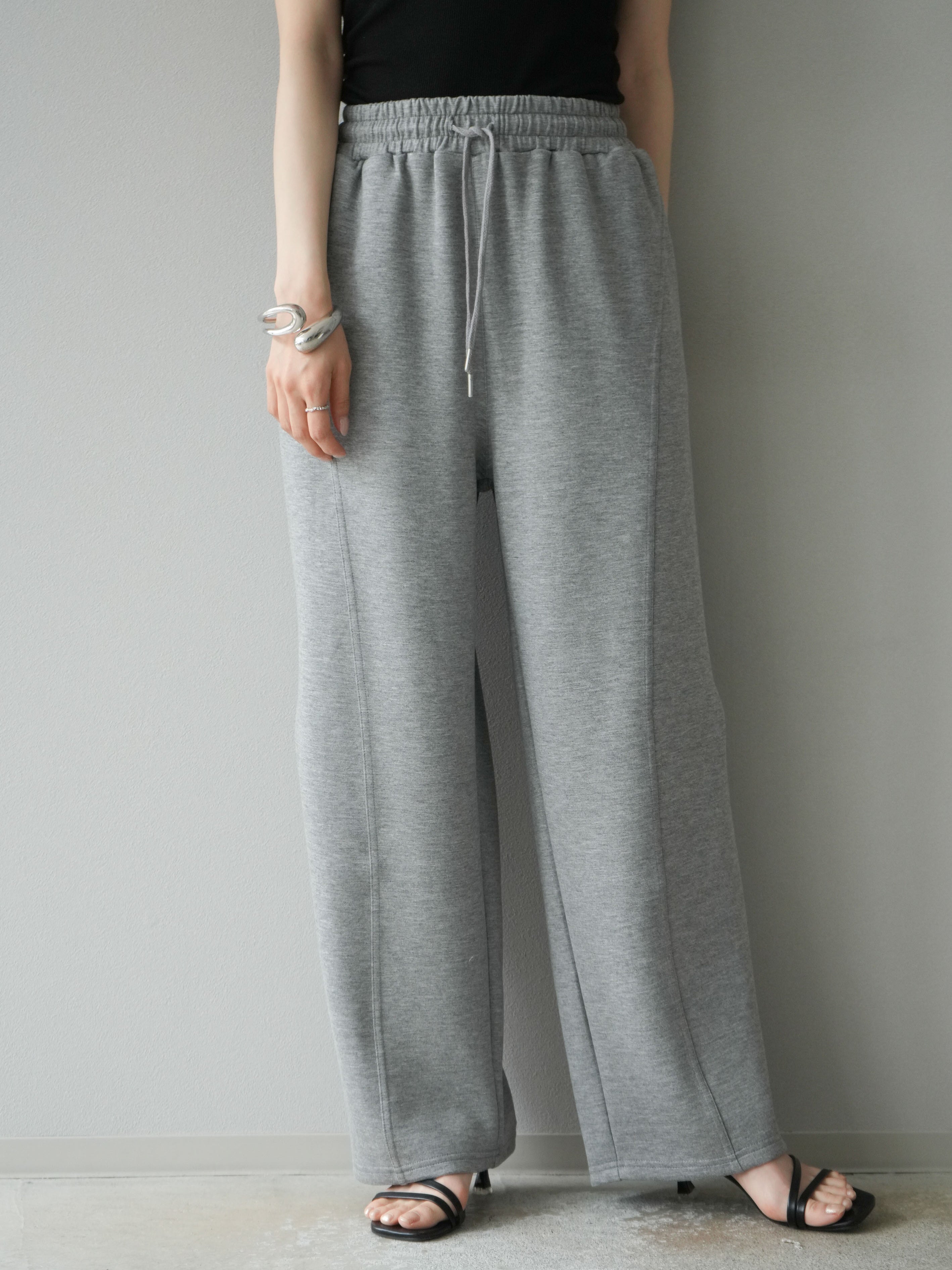 予約]ライトポンチカーブパンツ/グレー – Lumier