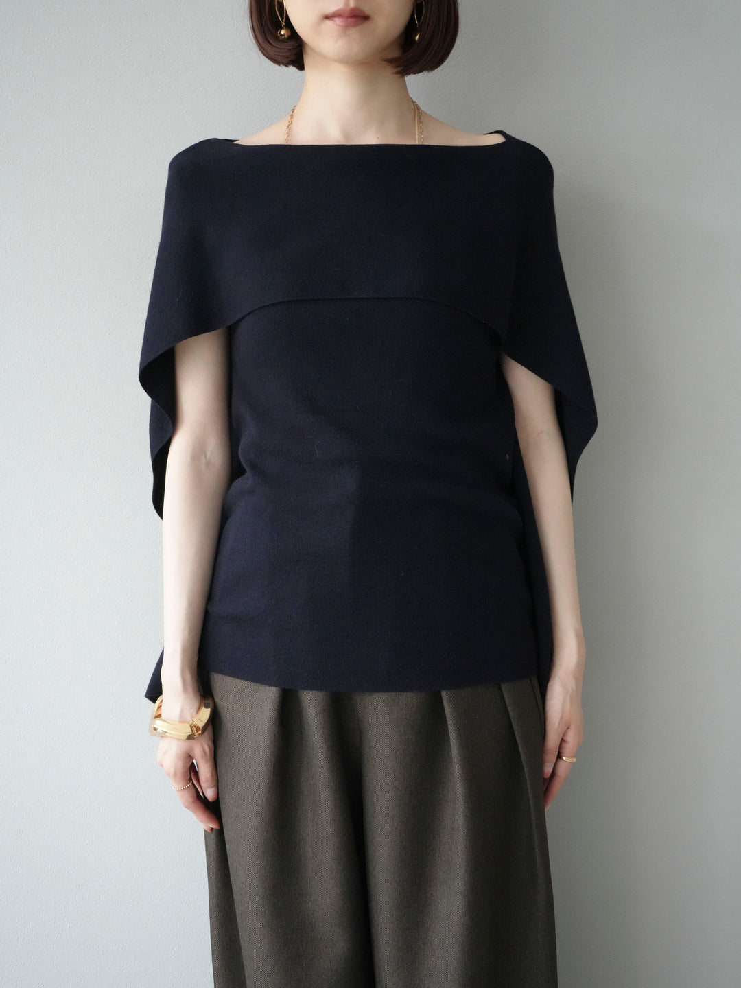 [予約]マントデザインスリットドルマンニット/ネイビー