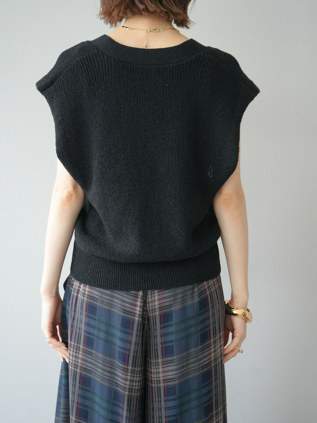 [予約]ゴールドボタンVネックニットカーディガン/ブラック