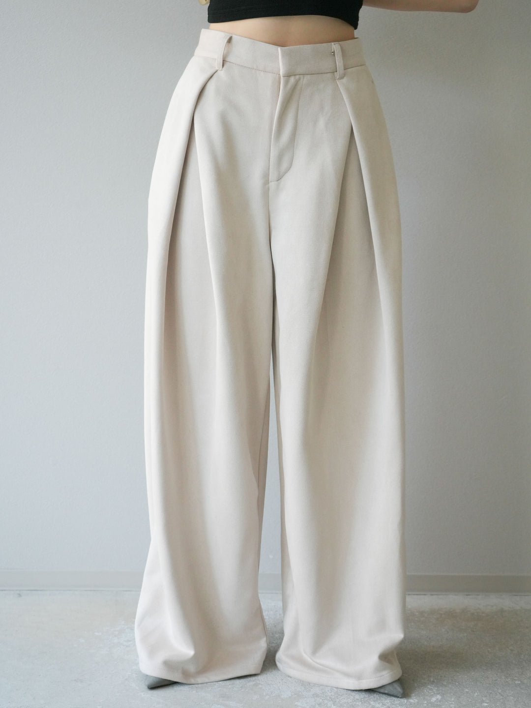 [予約]スウェードタックワイドパンツ/エクリュ