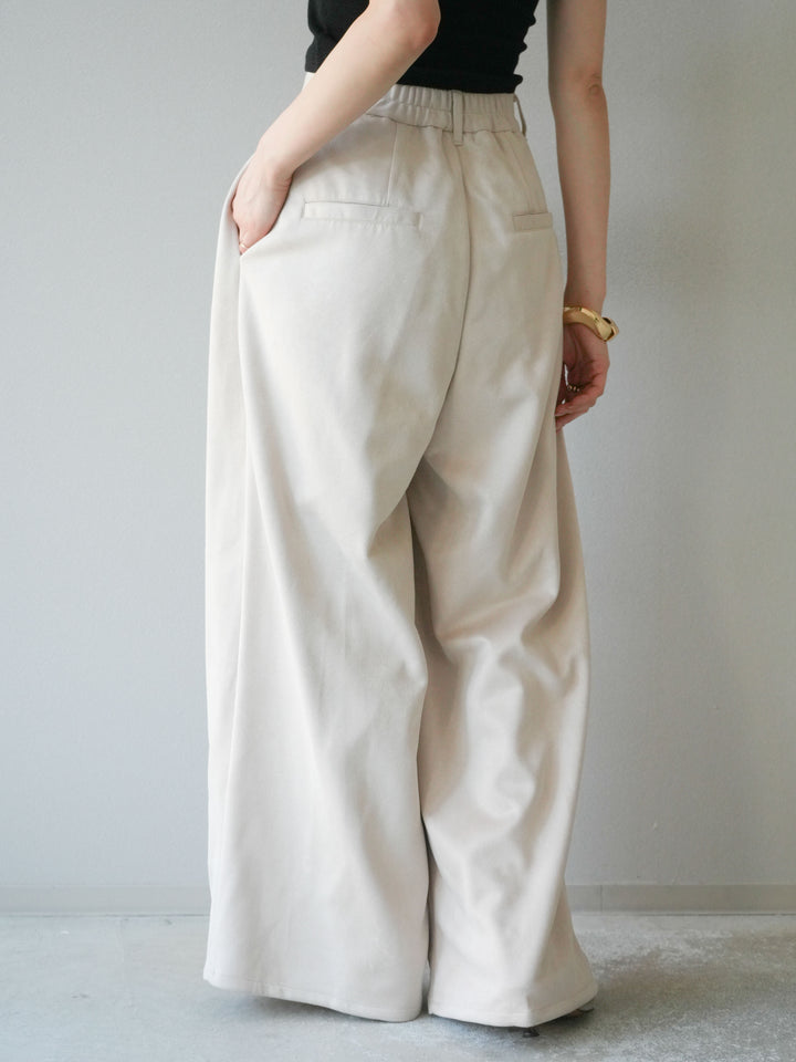 [予約]スウェードタックワイドパンツ/エクリュ