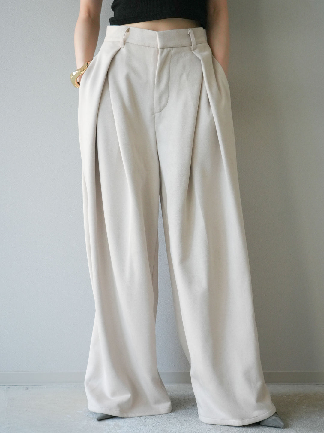 [予約]スウェードタックワイドパンツ/エクリュ