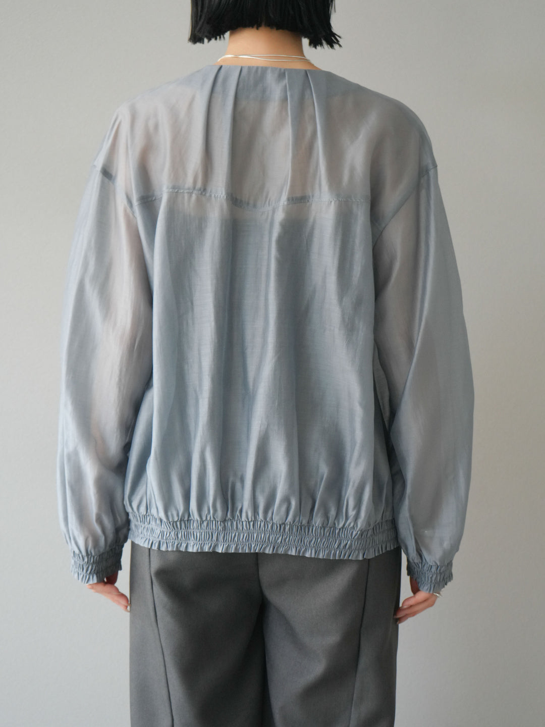 【預訂】褶襉設計透視上衣/灰色