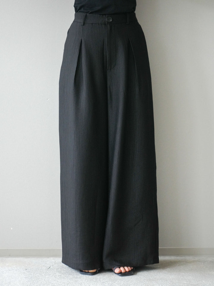 [予約]クレープドレープタックパンツ/black