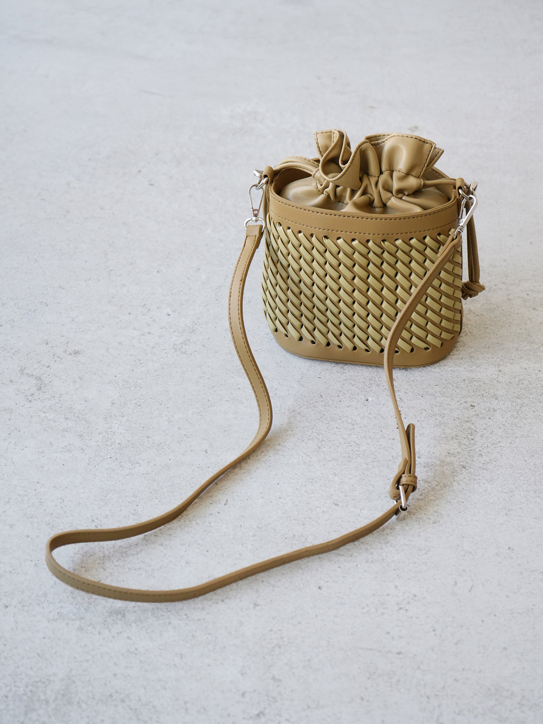 [予約]編み込みバケツショルダーBAG /カーキ
