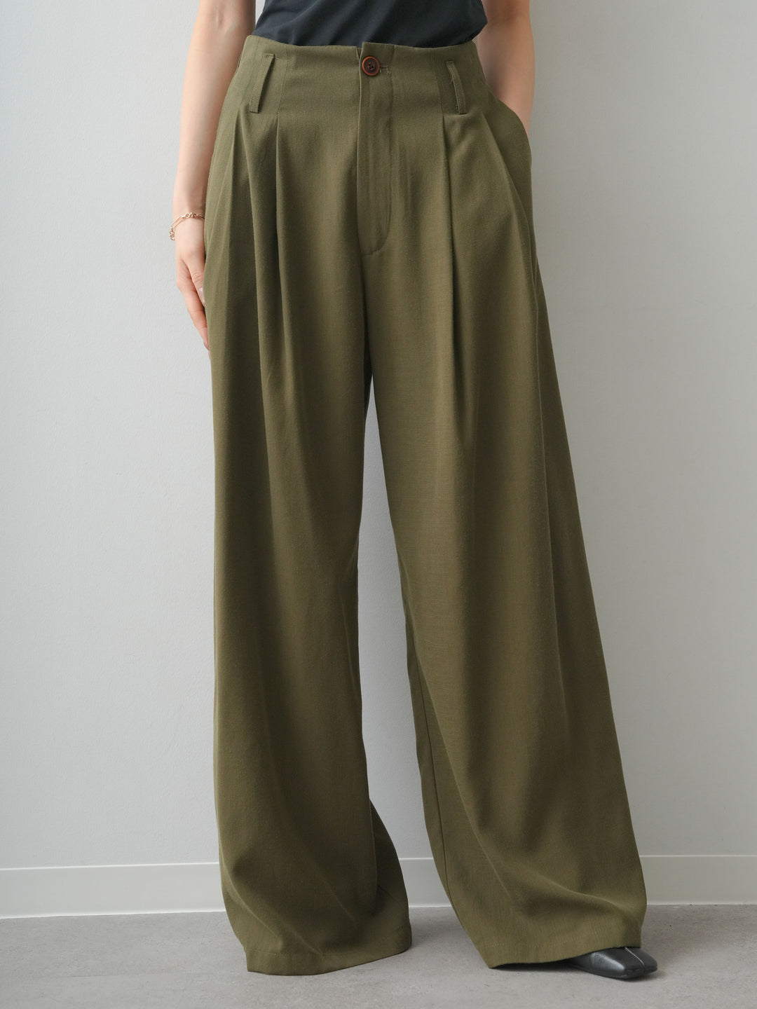[予約]ツータックドレープストレートパンツ/khaki