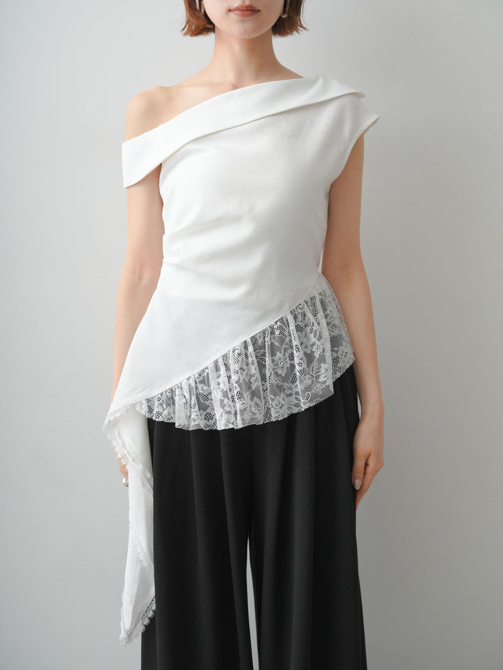 [予約]アシンメトリーラッフルレースヘムトップス/white