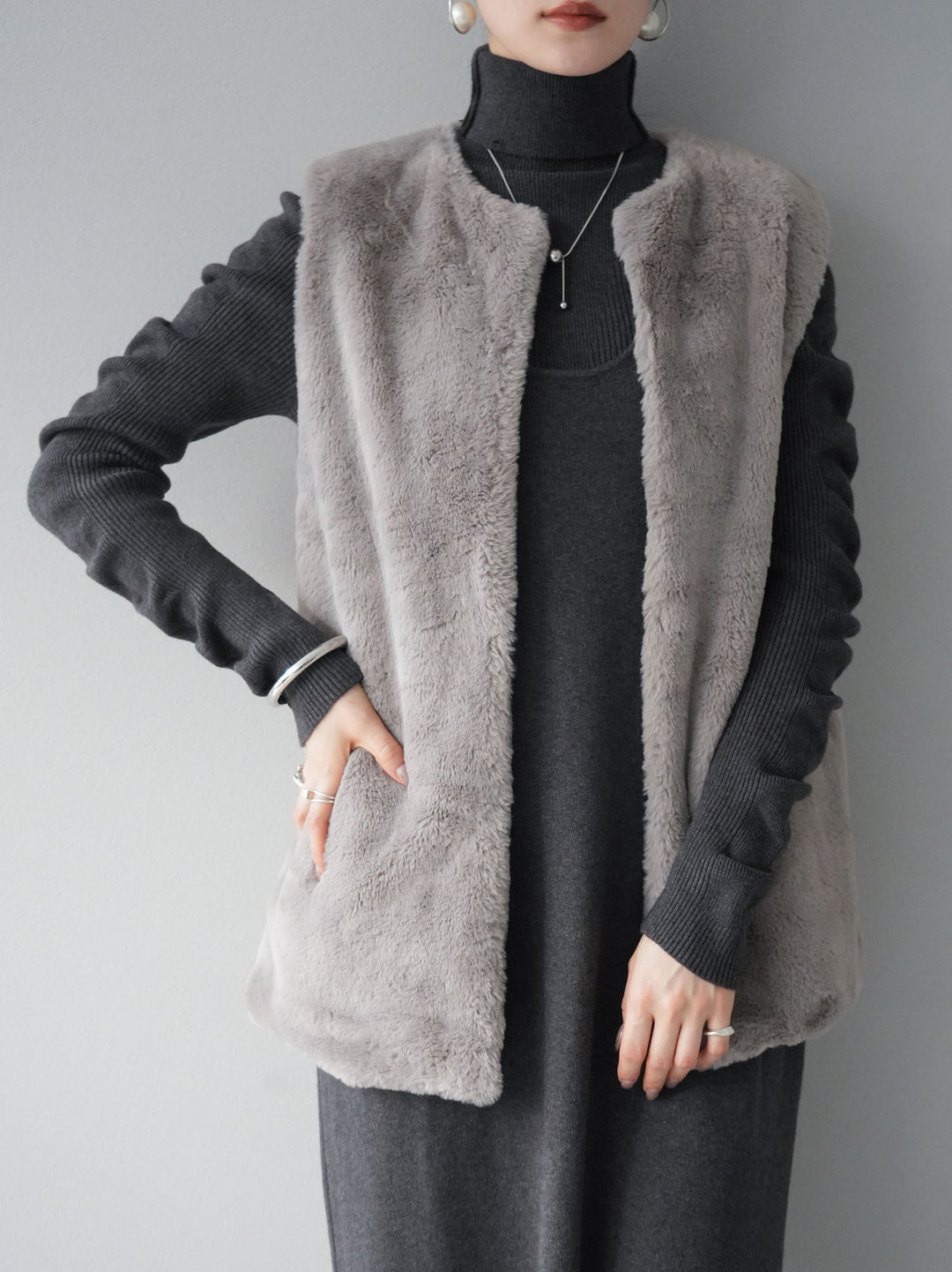 [SET] 設計袖高領針織＆無袖套裝 + 設計袖高領針織＆無袖套裝 (2set)