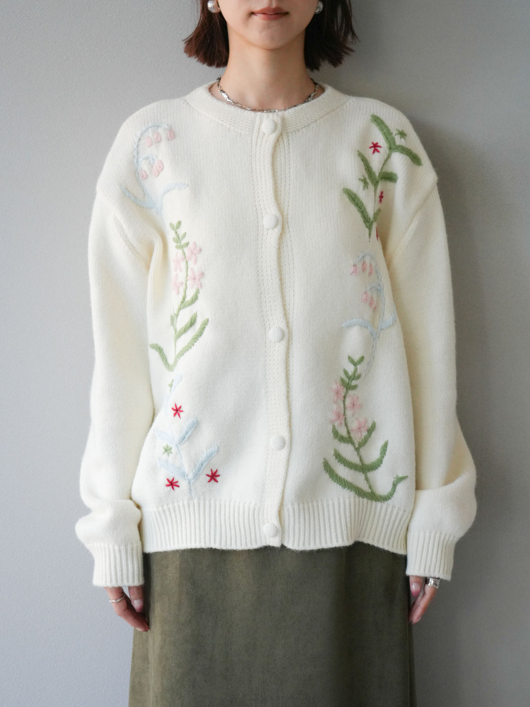 [予約]フラワー刺繍ニットカーディガン/オフ