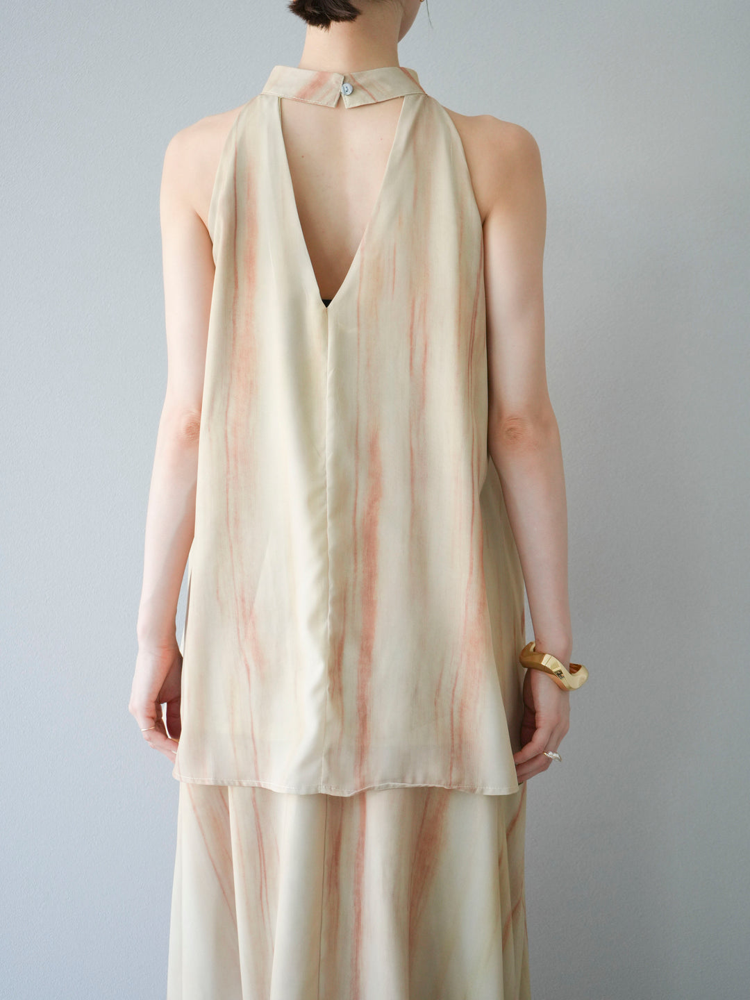 [SET] 細膩花紋V領襯衫＆喇叭裙（2套）