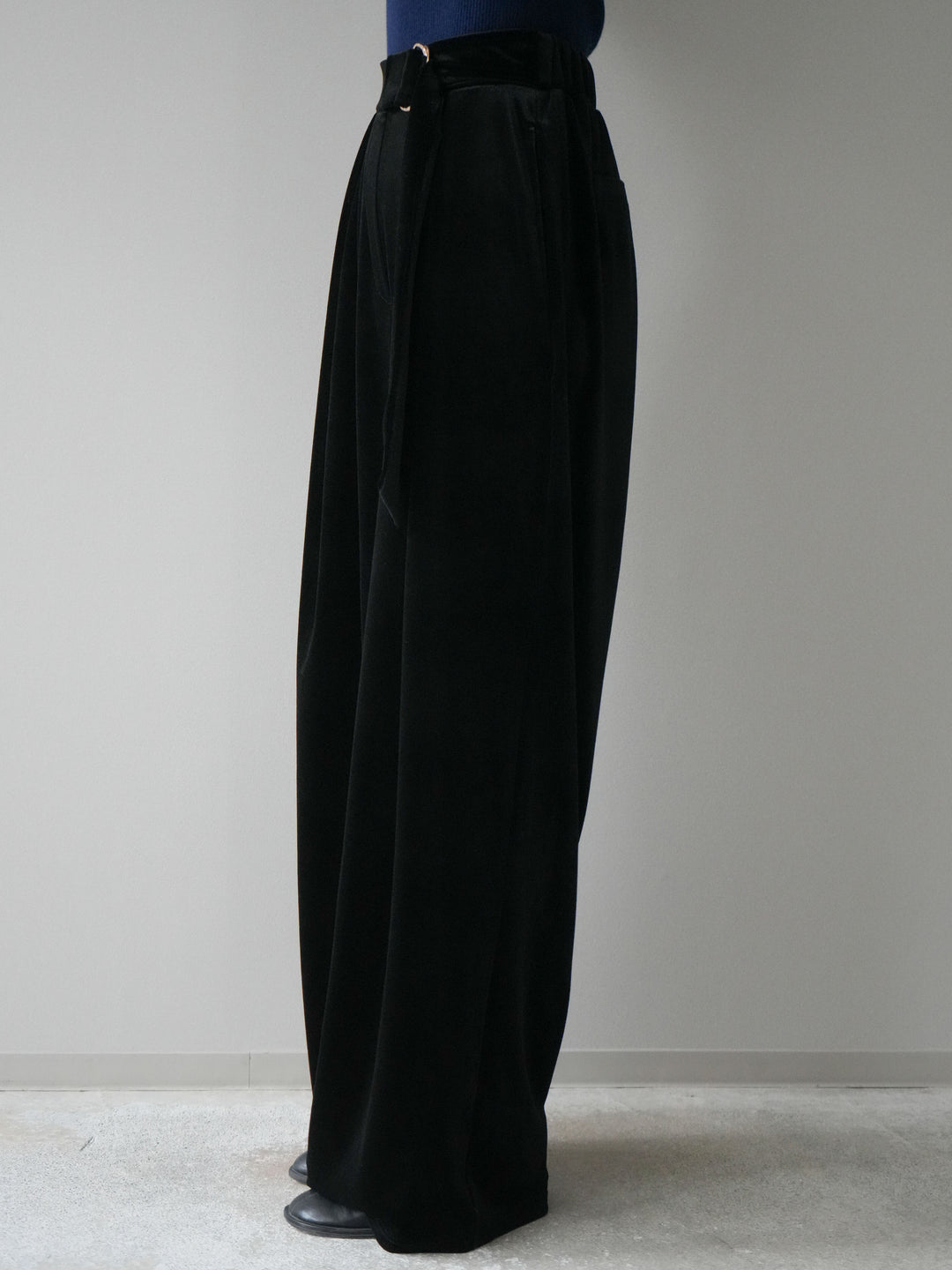 [予約]ベロアベルトスリムパンツ/black