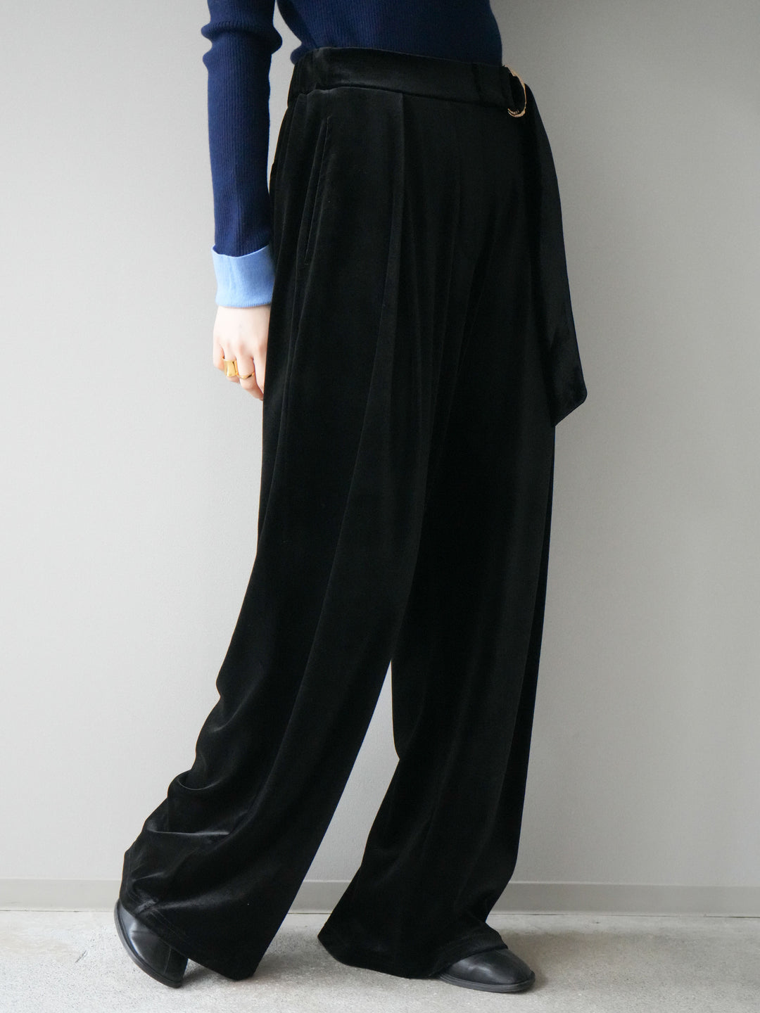 [予約]ベロアベルトスリムパンツ/black