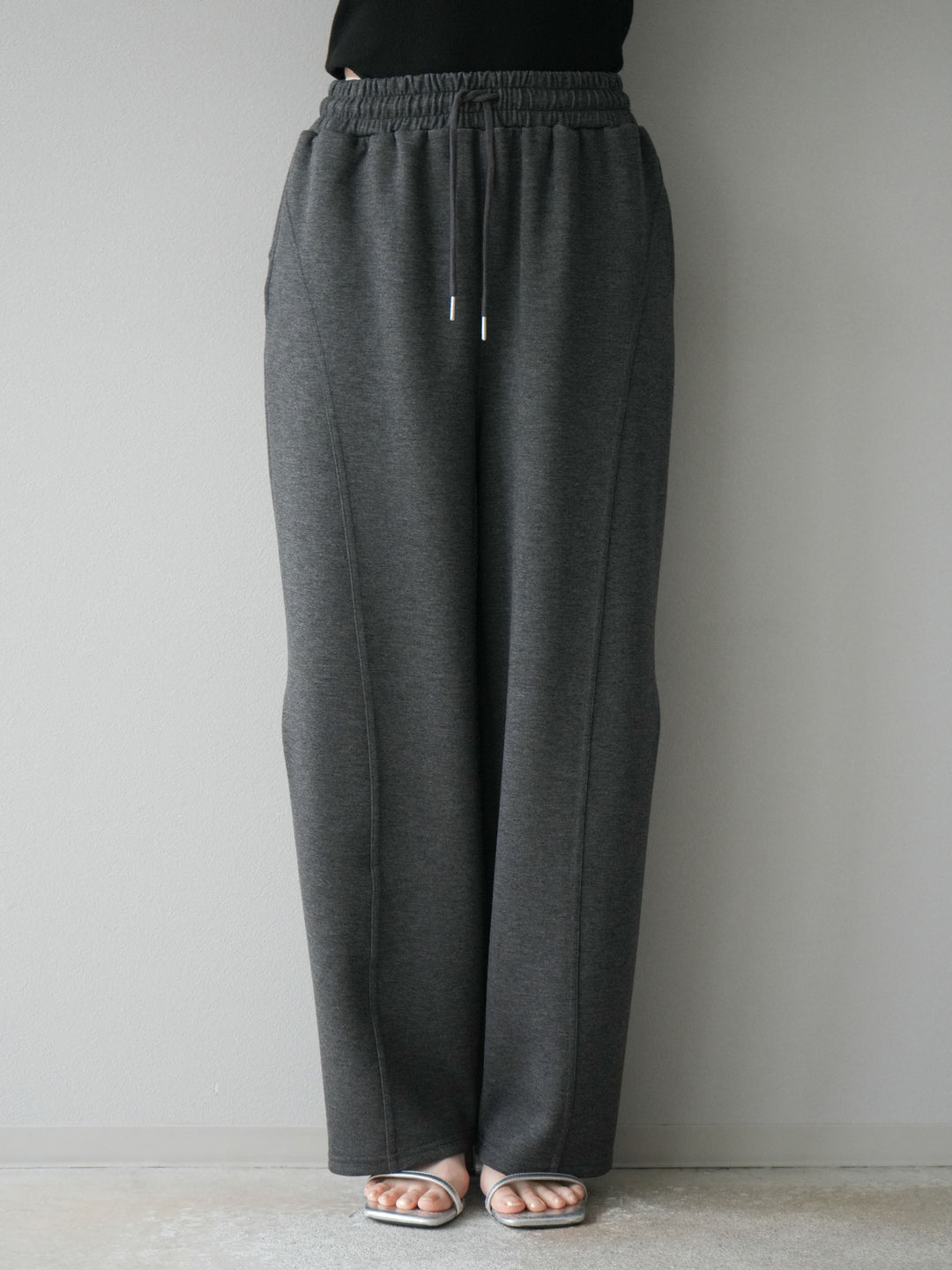 [預購] Light Punch Curve 褲子/炭灰色