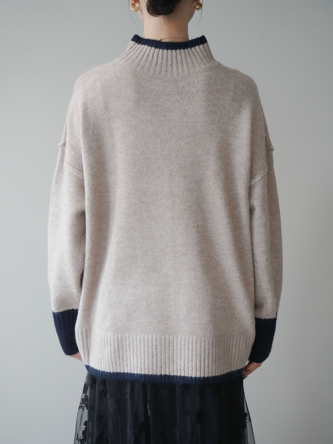 [予約]配色ハイネックニットプルオーバー/beigenavy