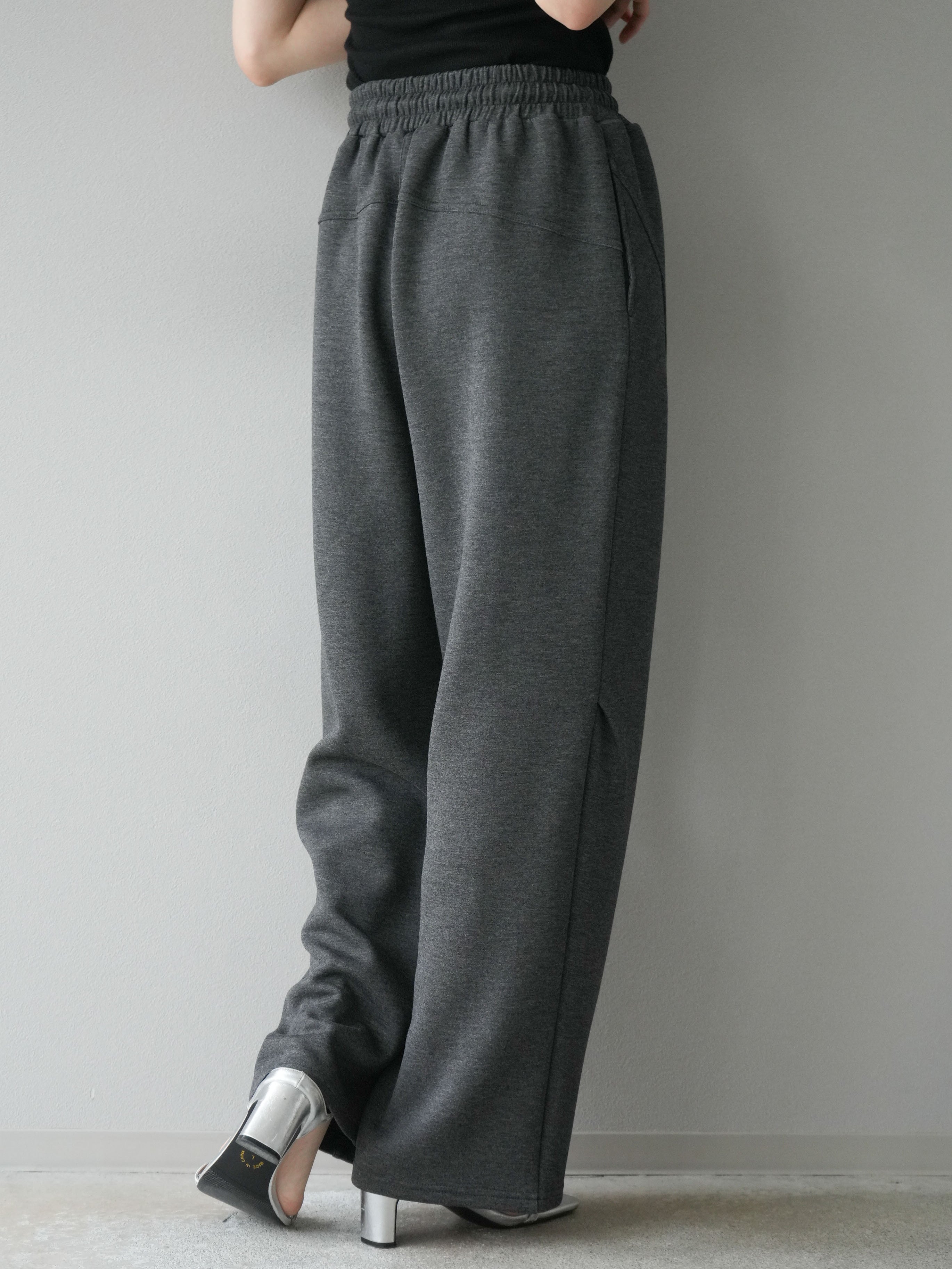予約]ライトポンチカーブパンツ/チャコール – Lumier