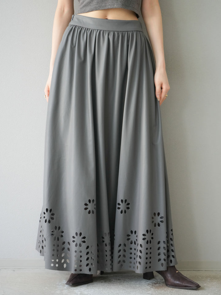 [予約]フラワーパンチングレザースカート/グレー