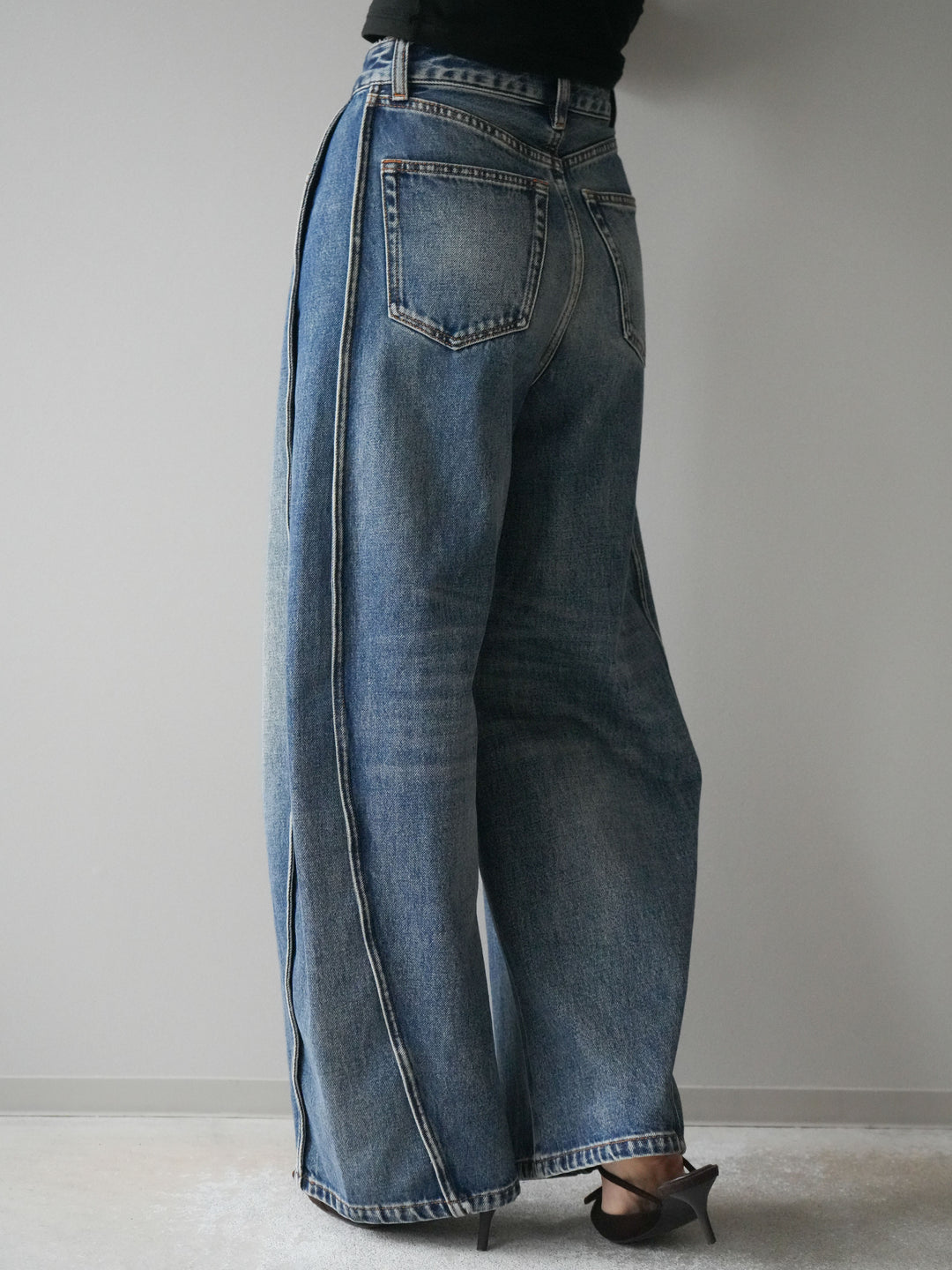 [予約]サイド切替カーブデニムパンツ/blue