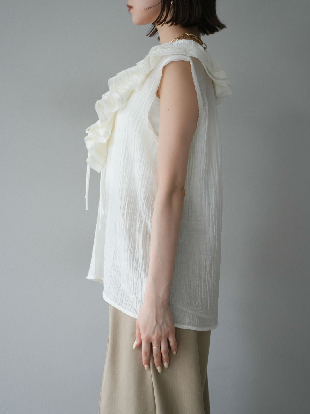 [予約]ワッシャーラッフルノースリーブブラウス/アイボリー