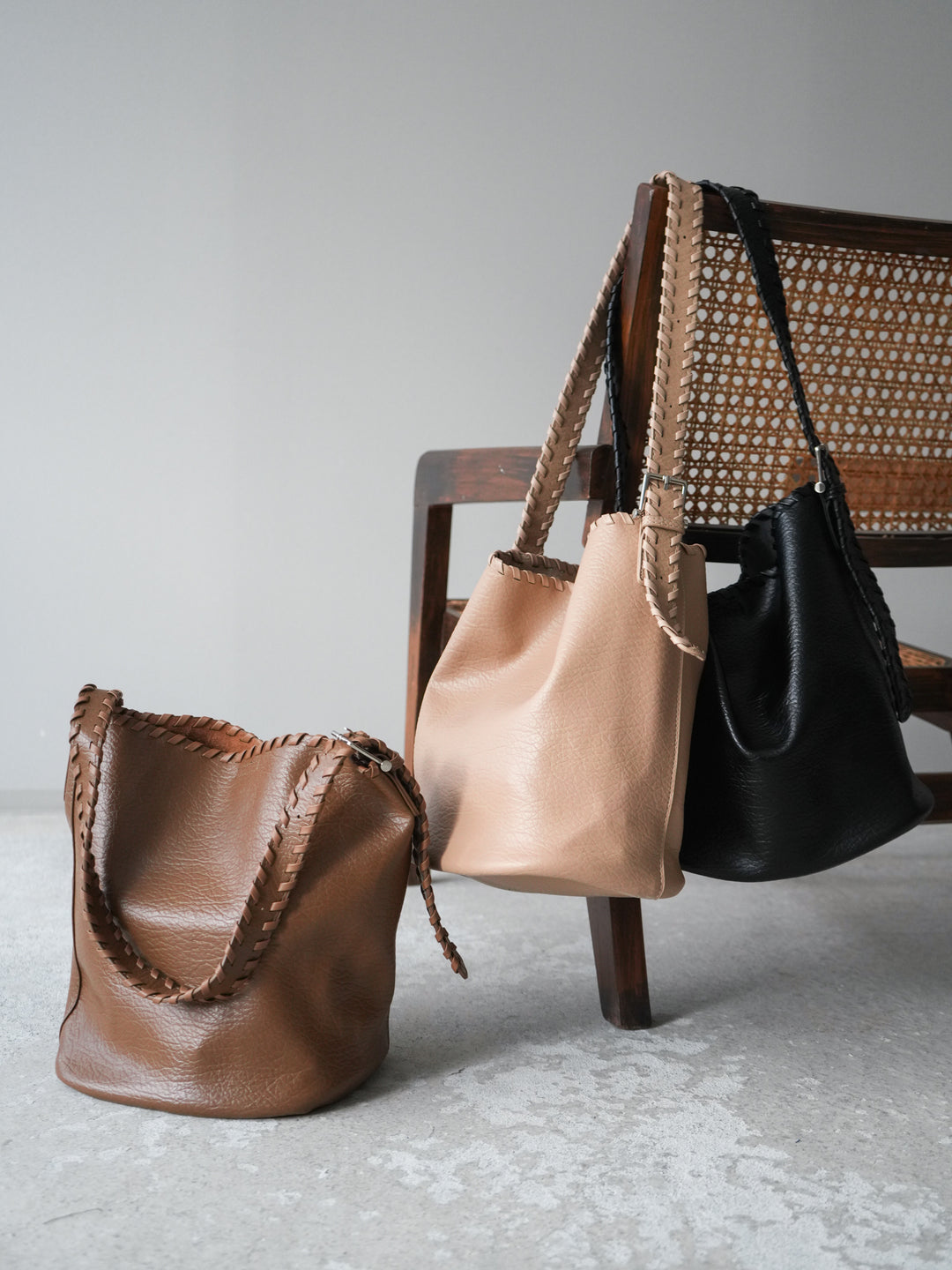 [予約]ステッチワンハンドル合皮トートBAG/lightbeige