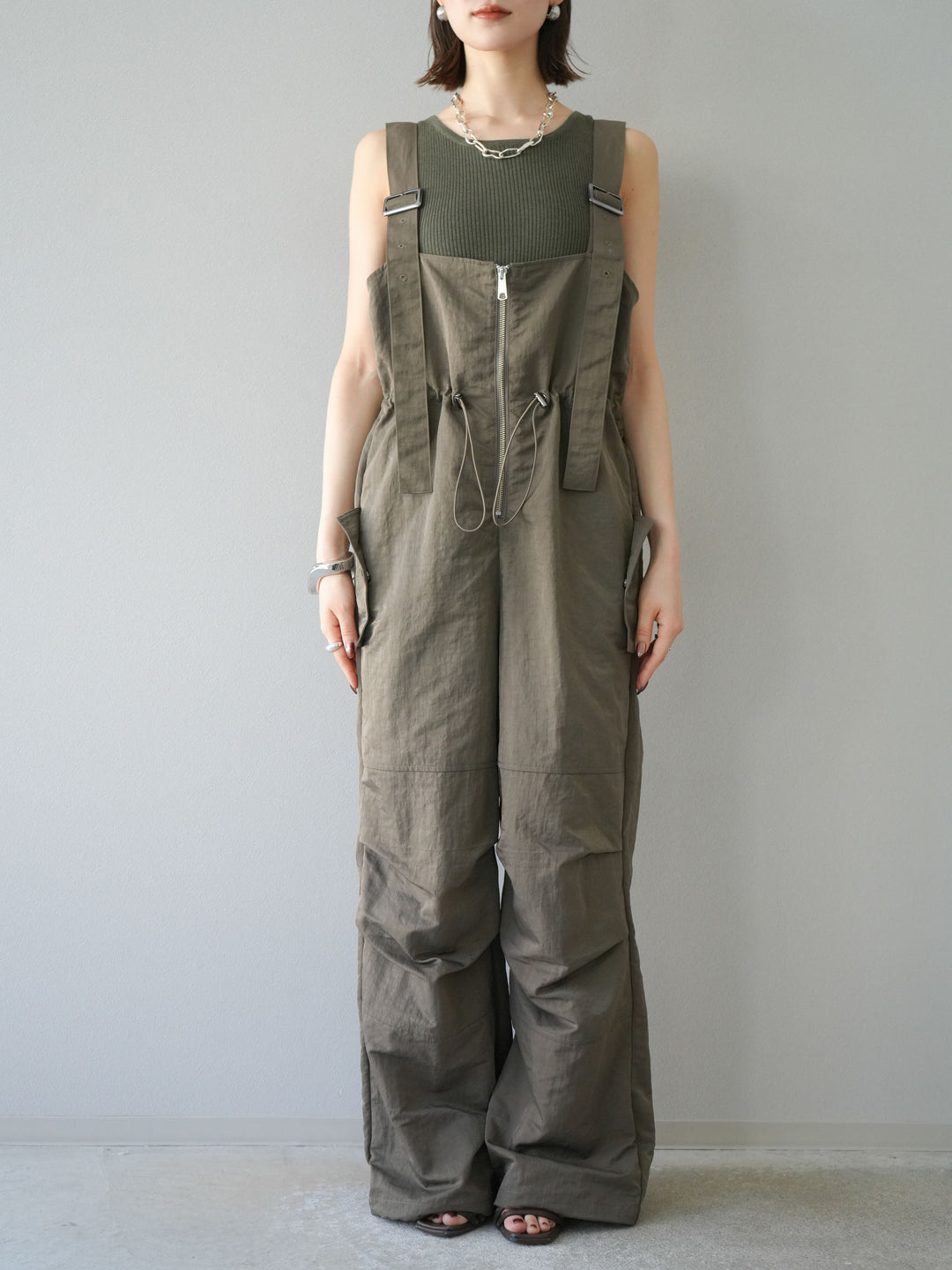 [予約]ナイロンタックデザインサロペット/カーキ