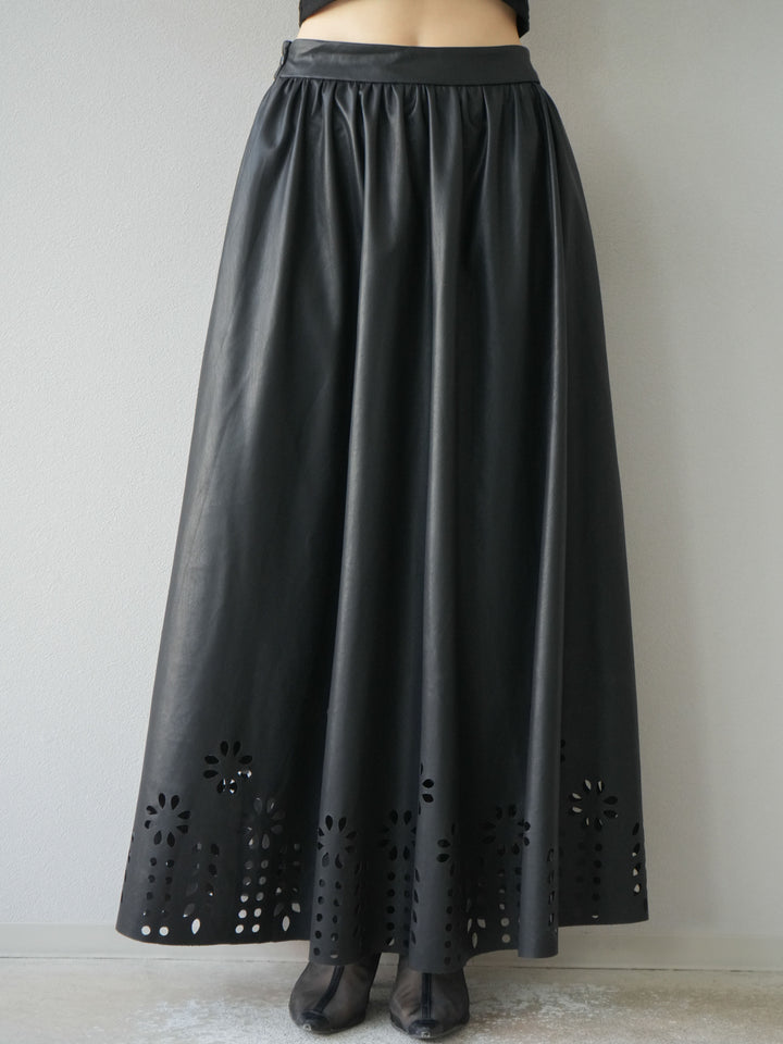 [予約]フラワーパンチングレザースカート/ブラック