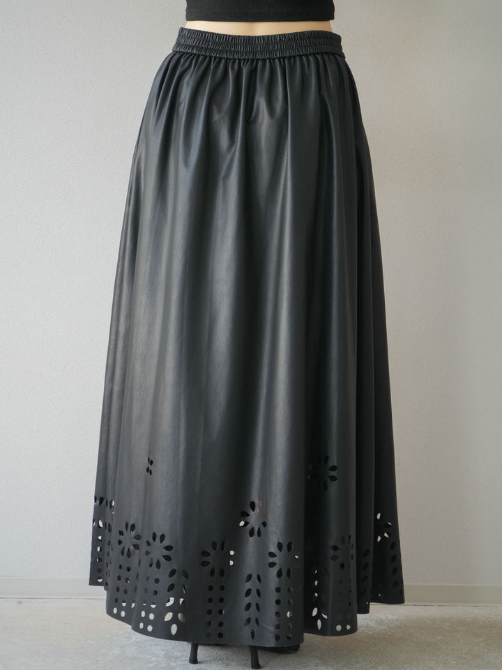 [予約]フラワーパンチングレザースカート/ブラック