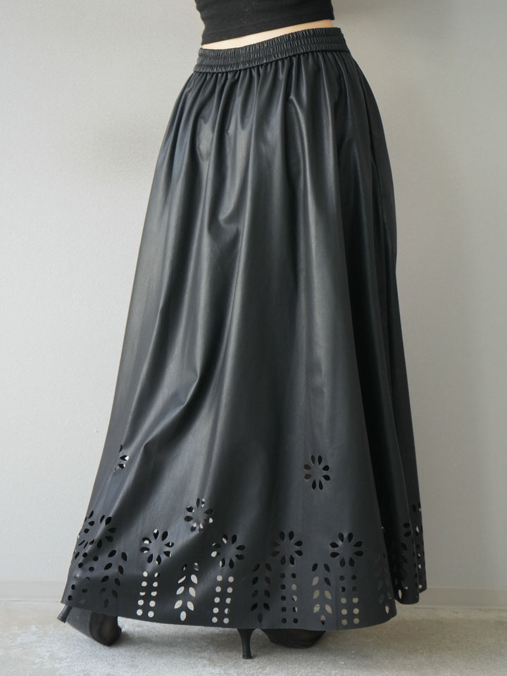 [予約]フラワーパンチングレザースカート/ブラック
