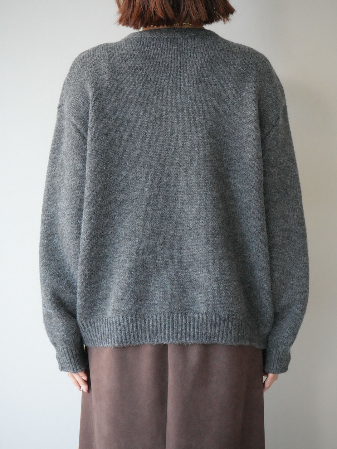 【預購】花朵刺繡針織開襟衫/炭灰色