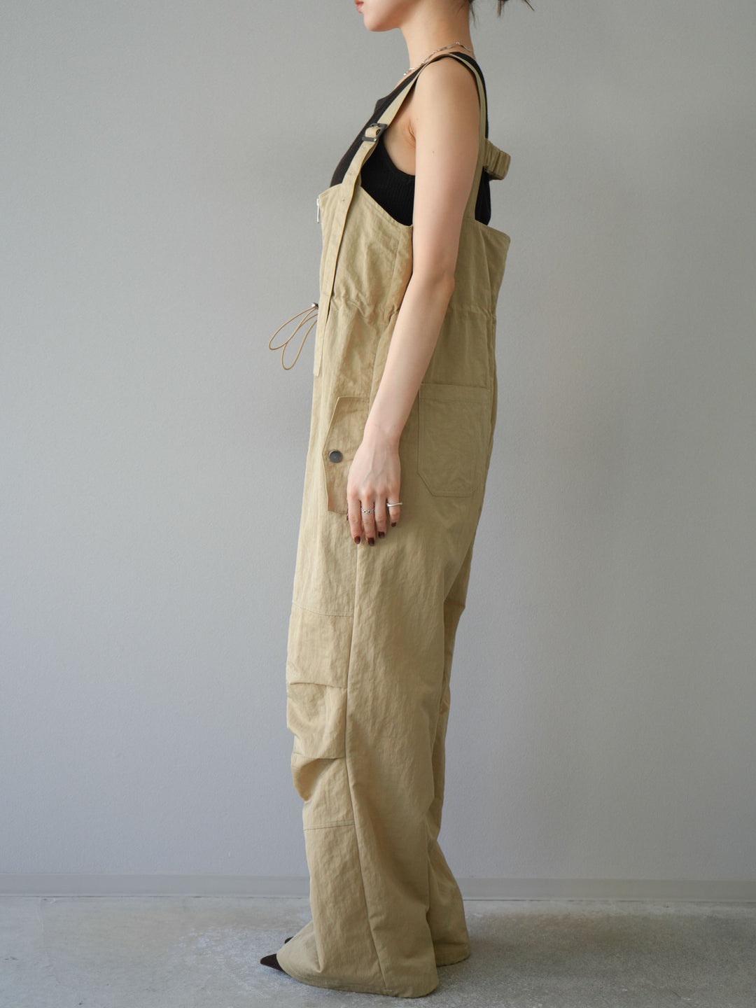 [予約]ナイロンタックデザインサロペット/ベージュ