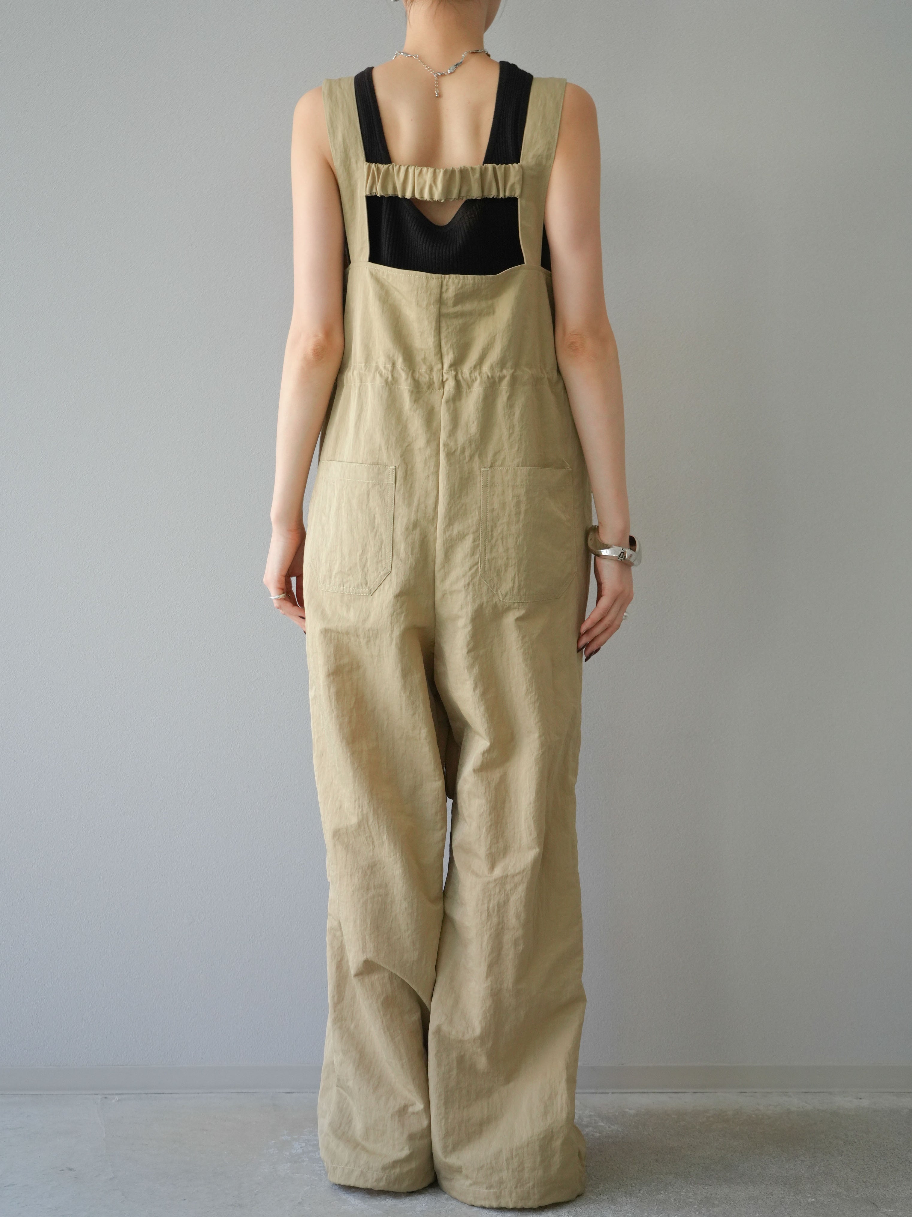 予約]ナイロンタックデザインサロペット/ベージュ – Lumier