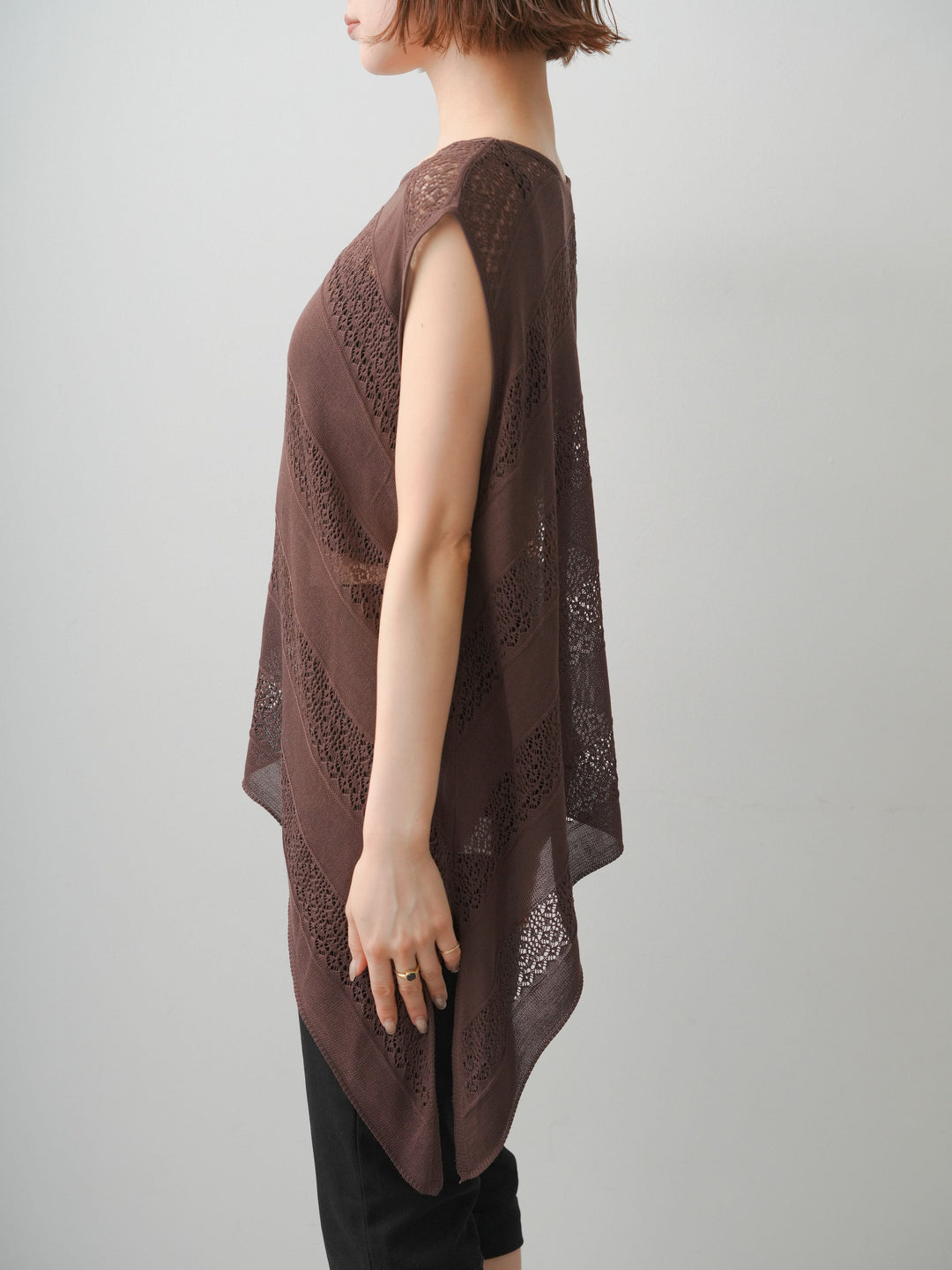 [予約]透かし編みアシメノースリトップス/brown