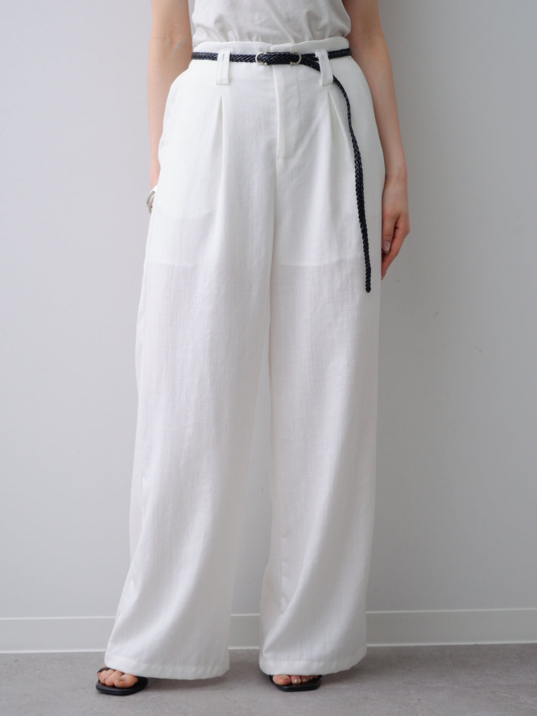 [予約]メッシュベルト付リネンライクパンツ/white