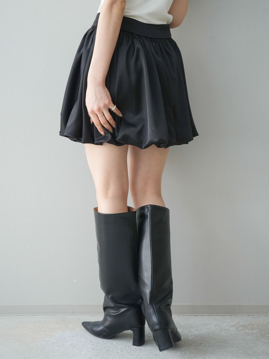 [予約]サテンバルーンミニスカート/black
