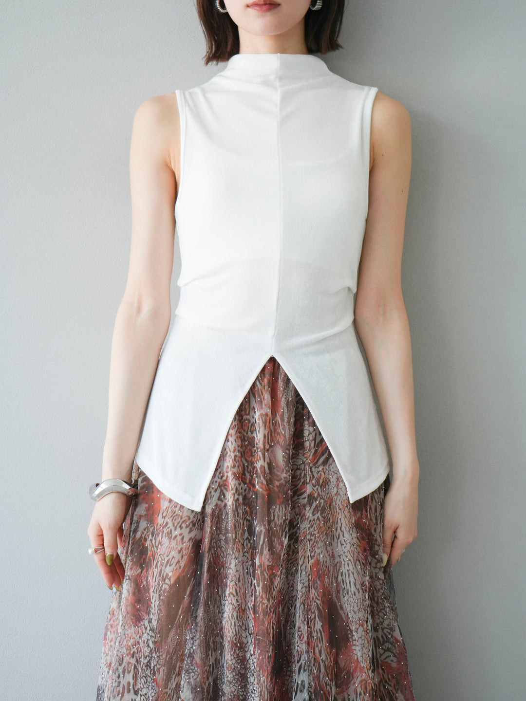 [予約]フロントスリットレーヨンニットトップス/ホワイト