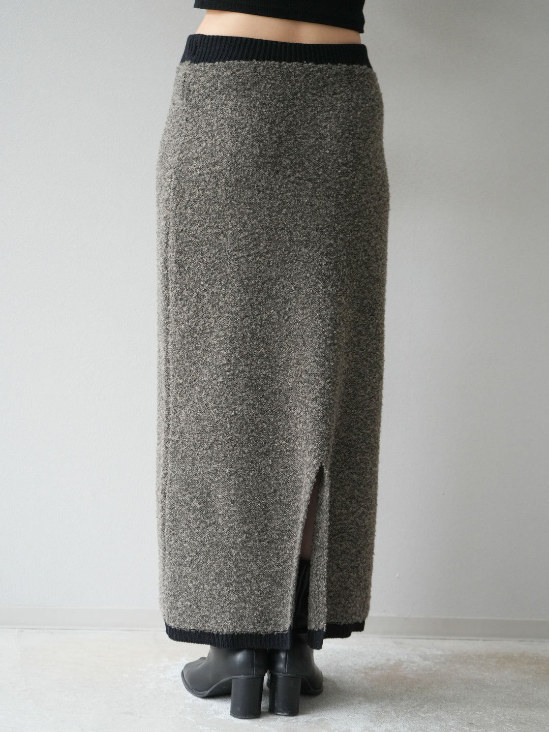 [予約]ブークレバイカラータイトニットスカート/チャコール