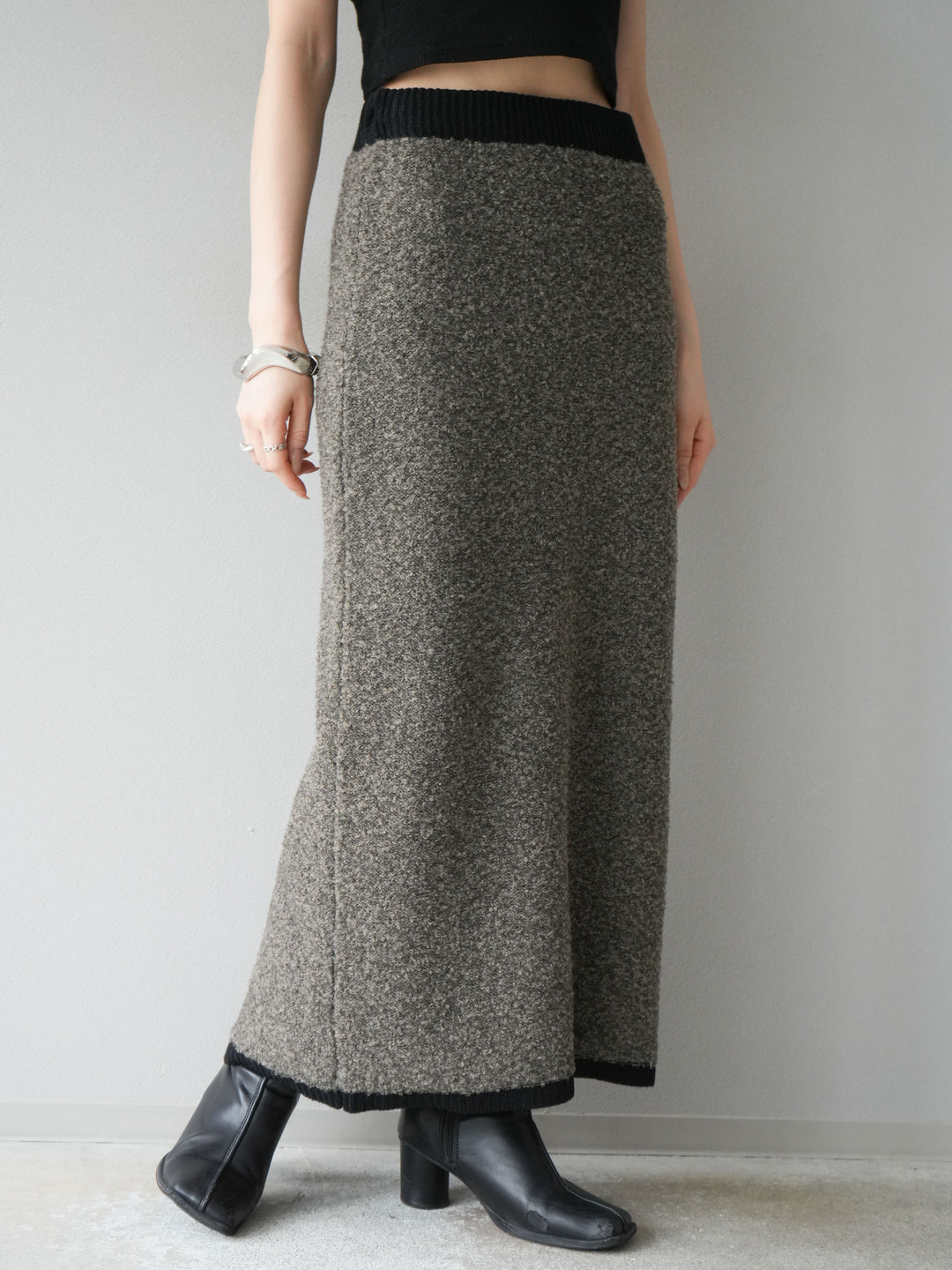 [予約]ブークレバイカラータイトニットスカート/チャコール