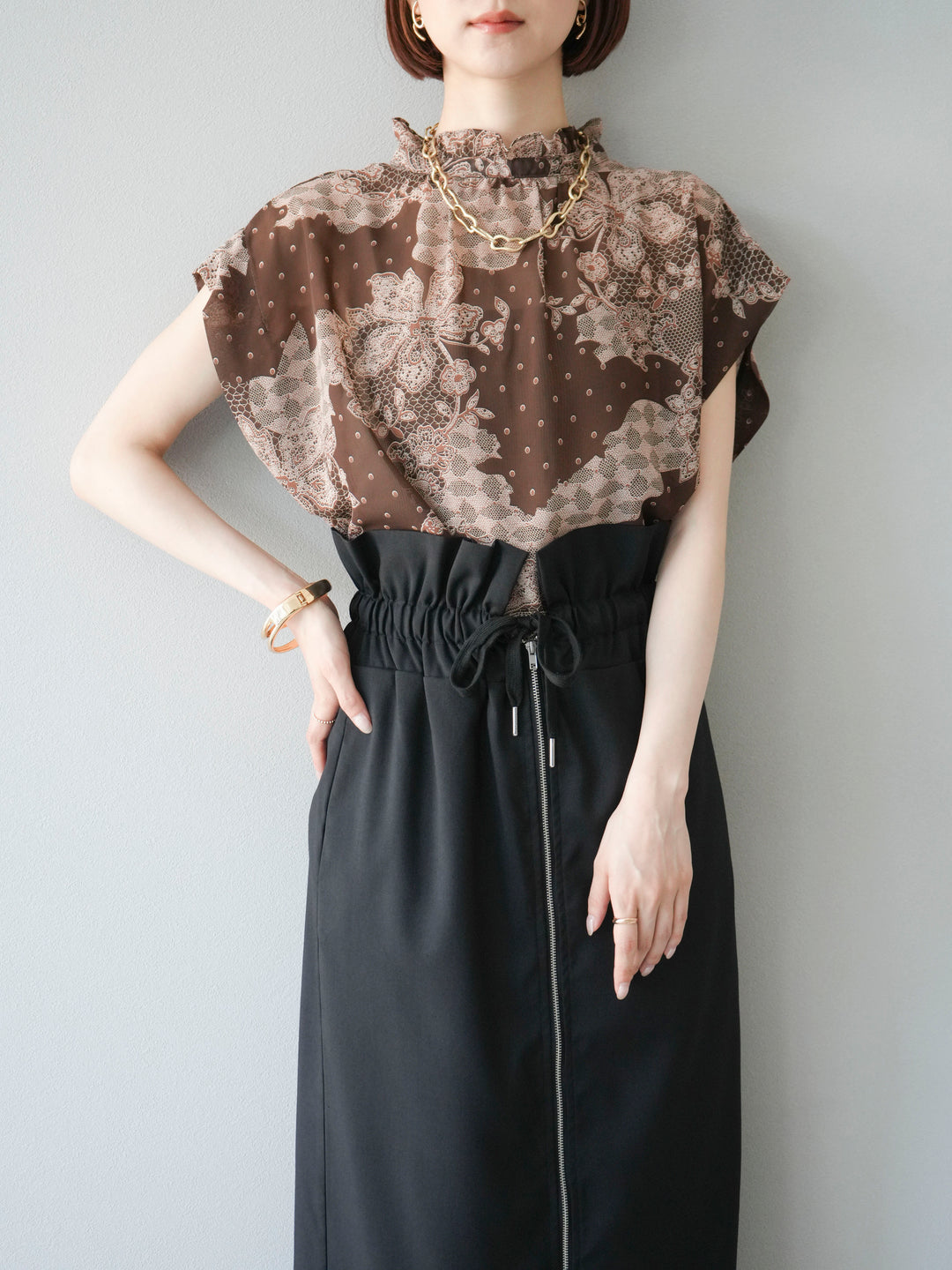 [予約]フラワーパターンフレンチスリーブブラウス/ブラウン