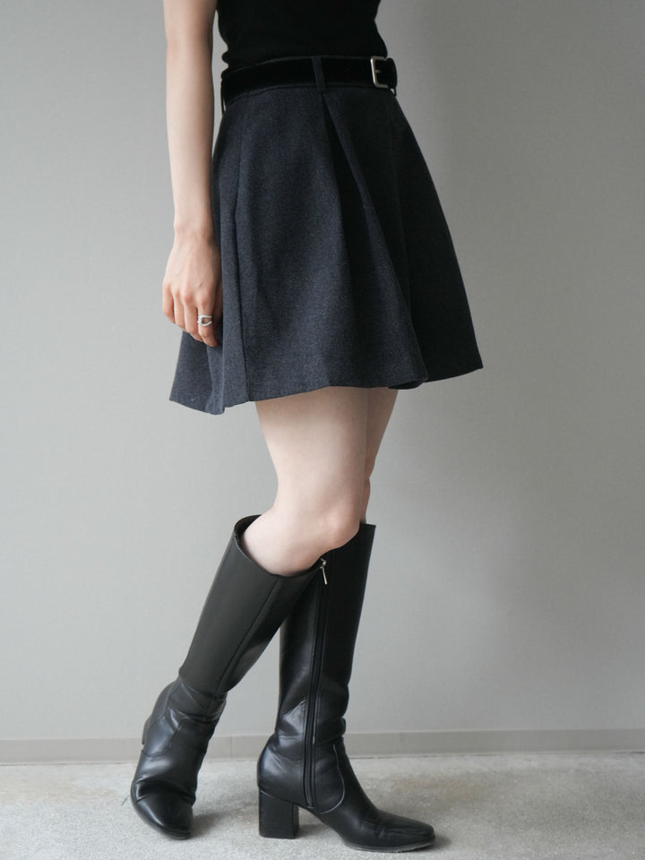 [予約]ベルト付きタックミニスカート/charcoal