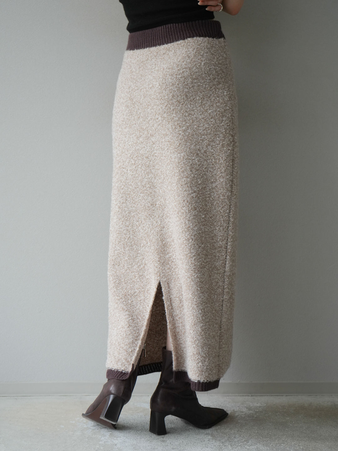 [予約]ブークレバイカラータイトニットスカート/ベージュ