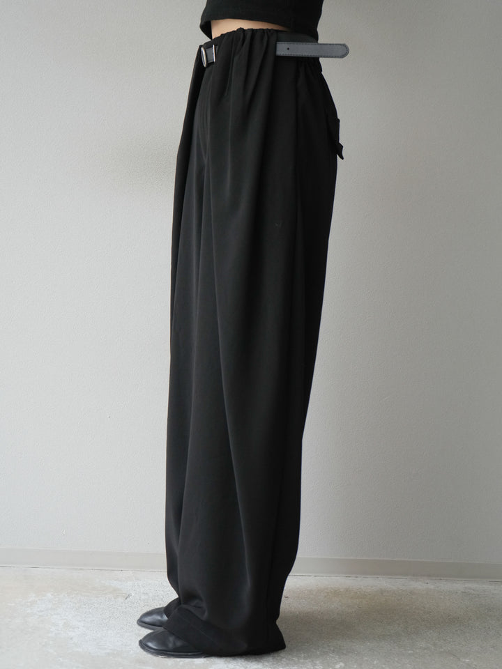 [予約]ベルト付タックワイドパンツ/ブラック