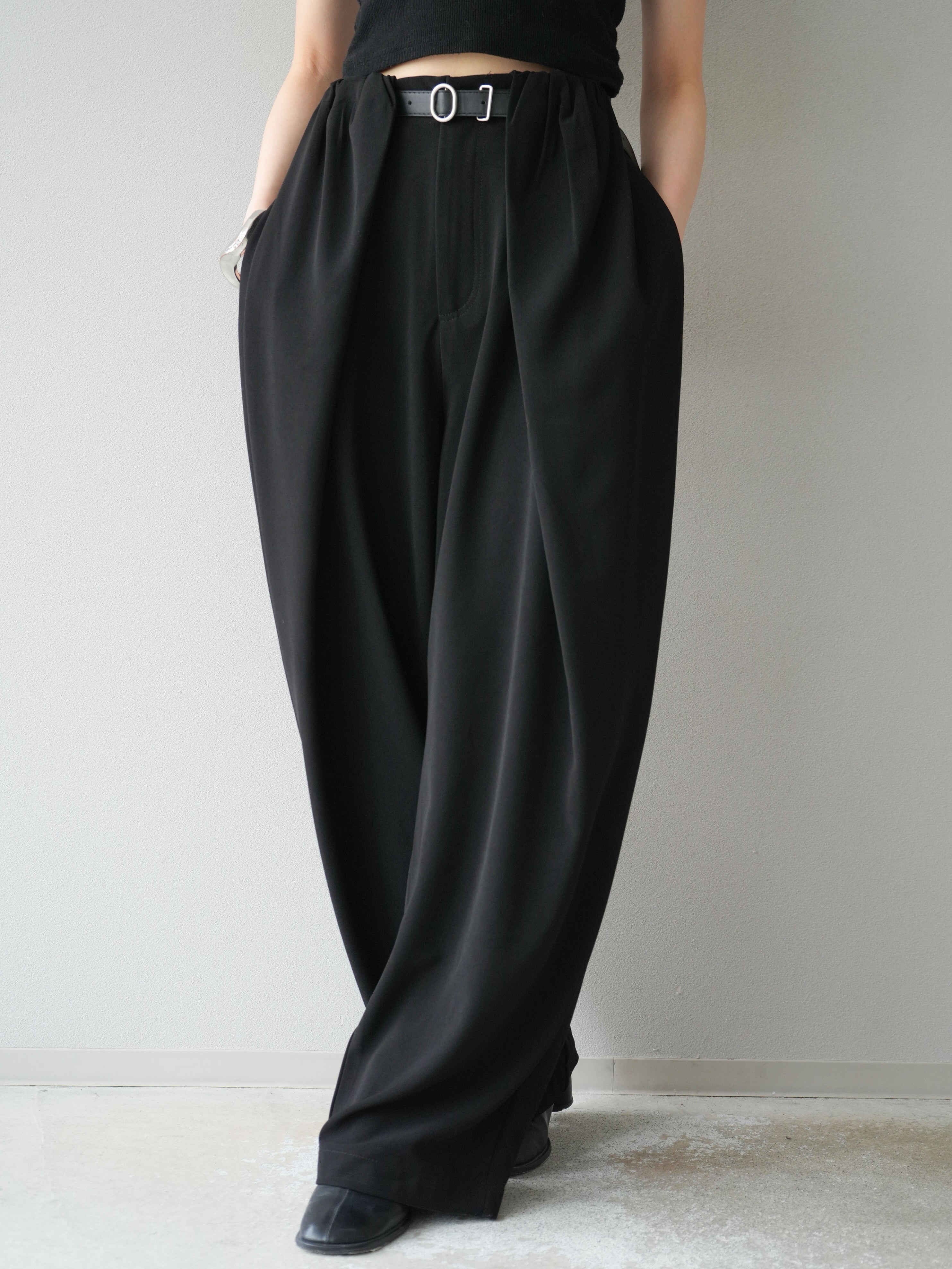 予約]ベルト付タックワイドパンツ/ブラック – Lumier
