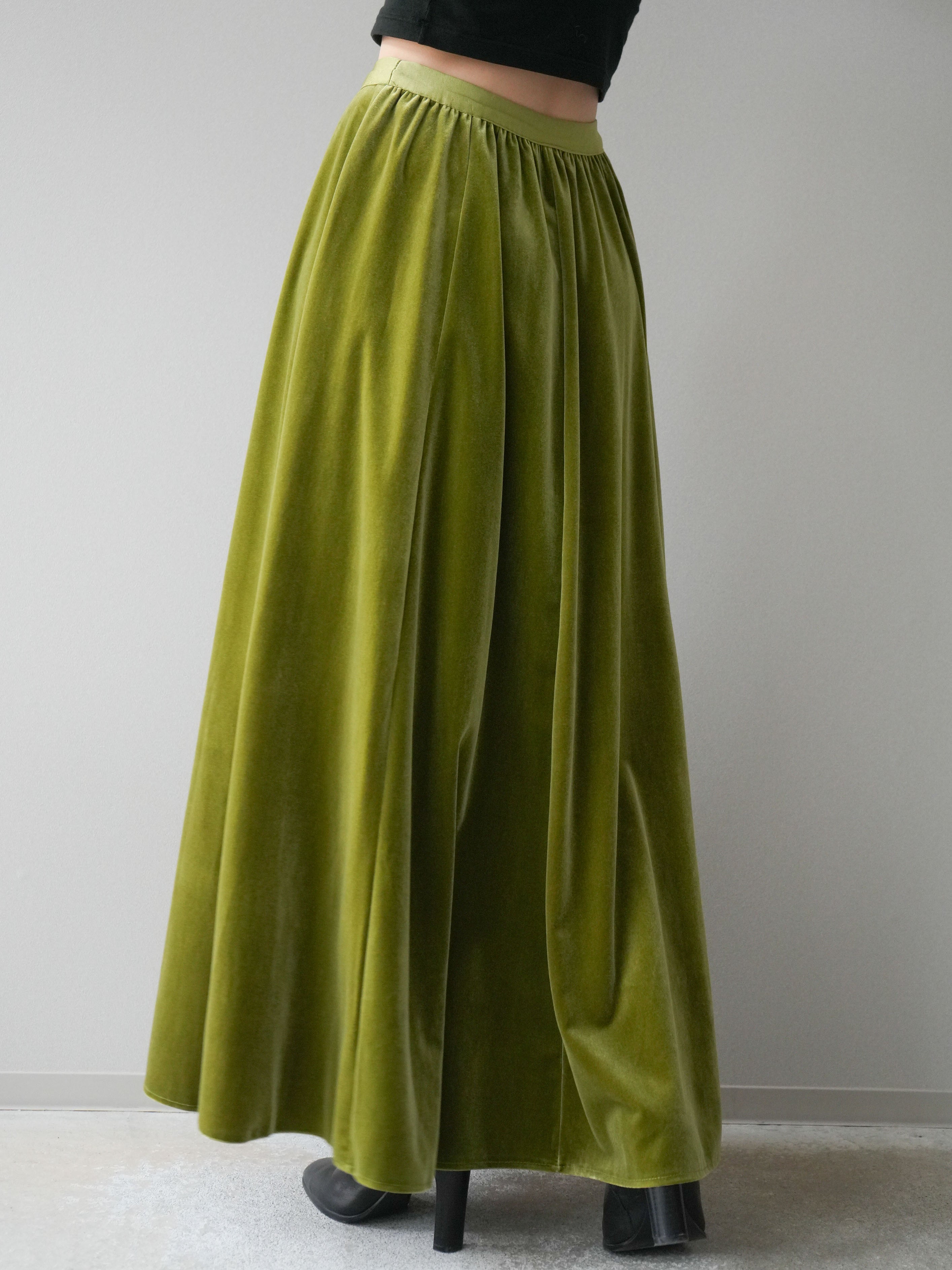 予約]ベロアフレアスカート/green – Lumier